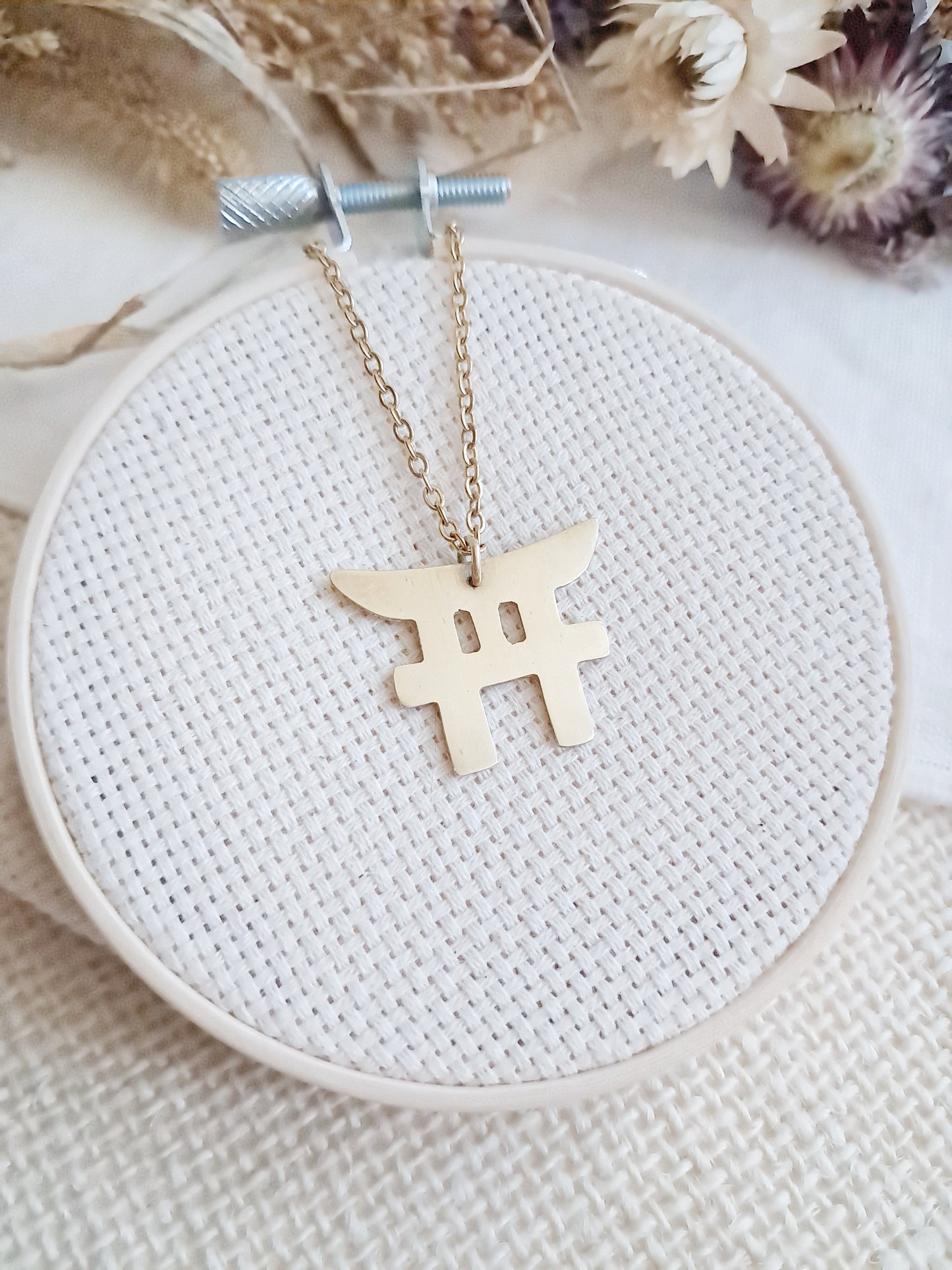 Collier torii en laiton