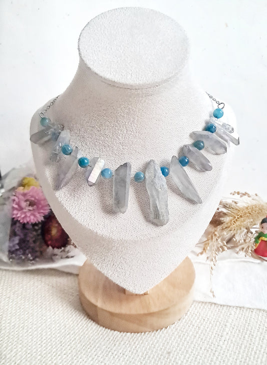 Collier la falaise de Jusangjeolli (주상절리) en quartz électrolytique, en apatite et en acier inoxydable