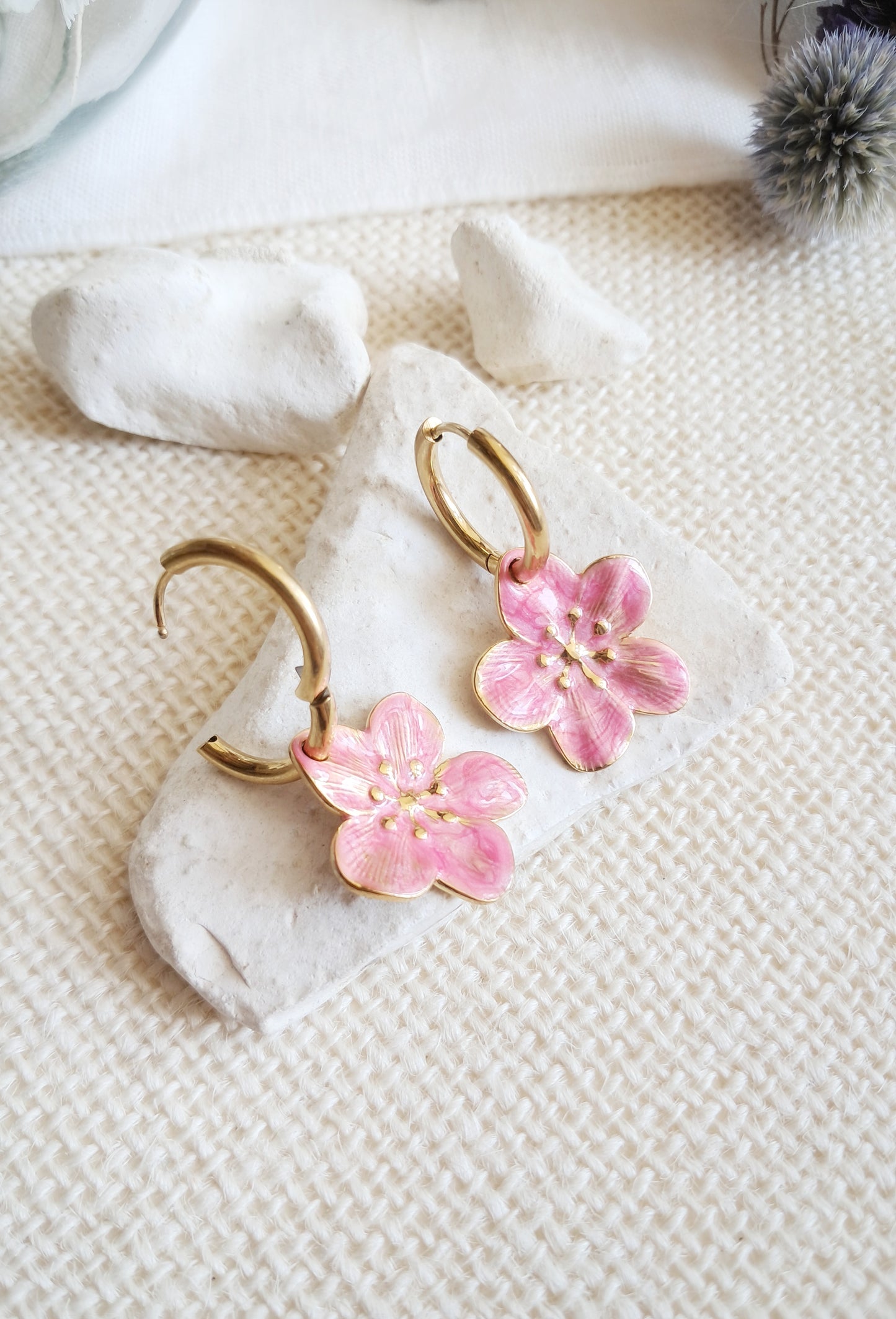 Boucles d'oreilles créoles fleurs roses en acier inoxydable doré