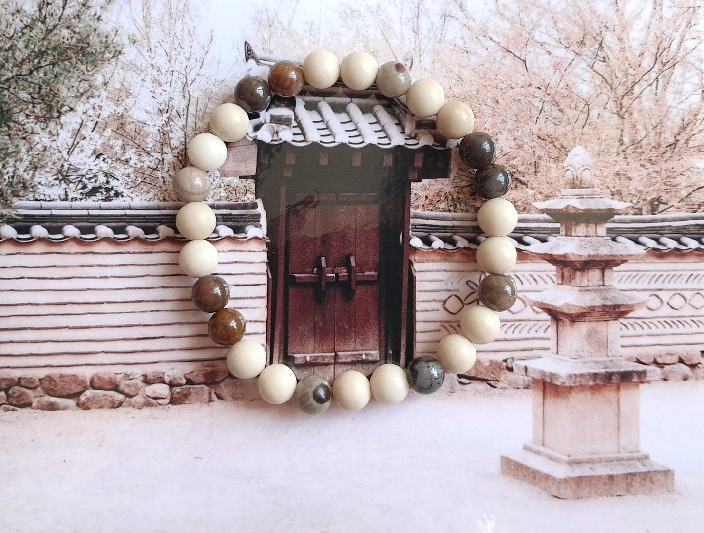 Gryffindor bracelet with its charm