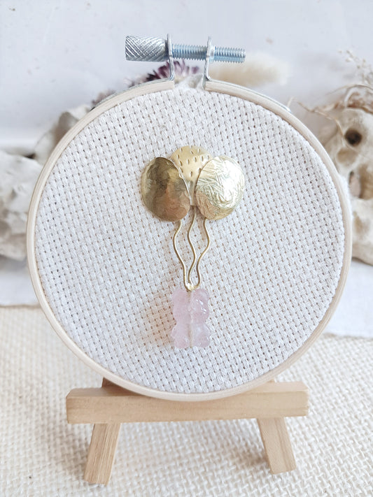 Pin's nounours suspendu à des ballons en quartz fraise