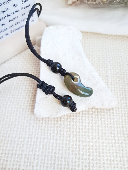 Collier Magatama Gogok en agate indienne bicolore