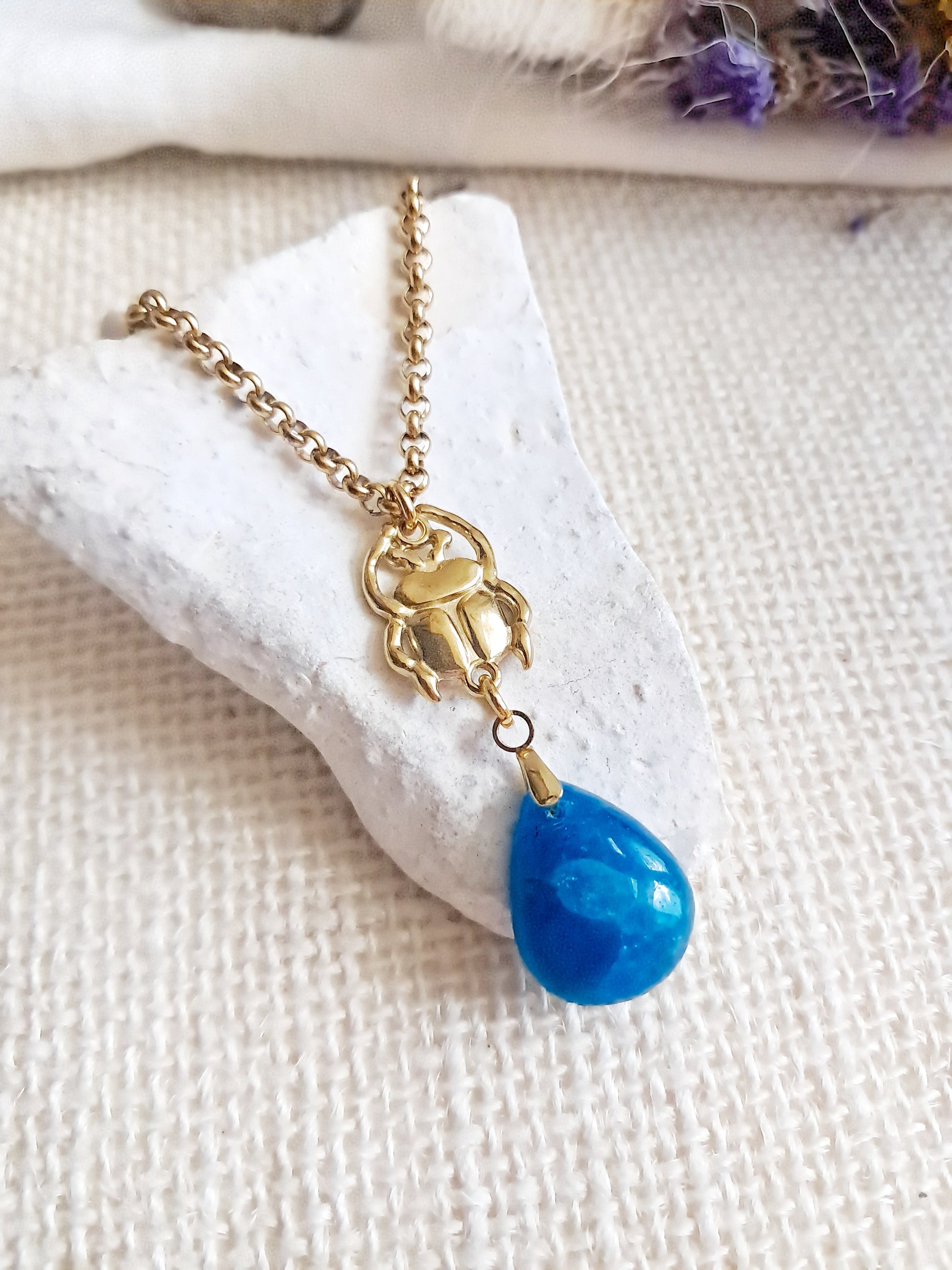 Collier scarabée égyptien et apatite