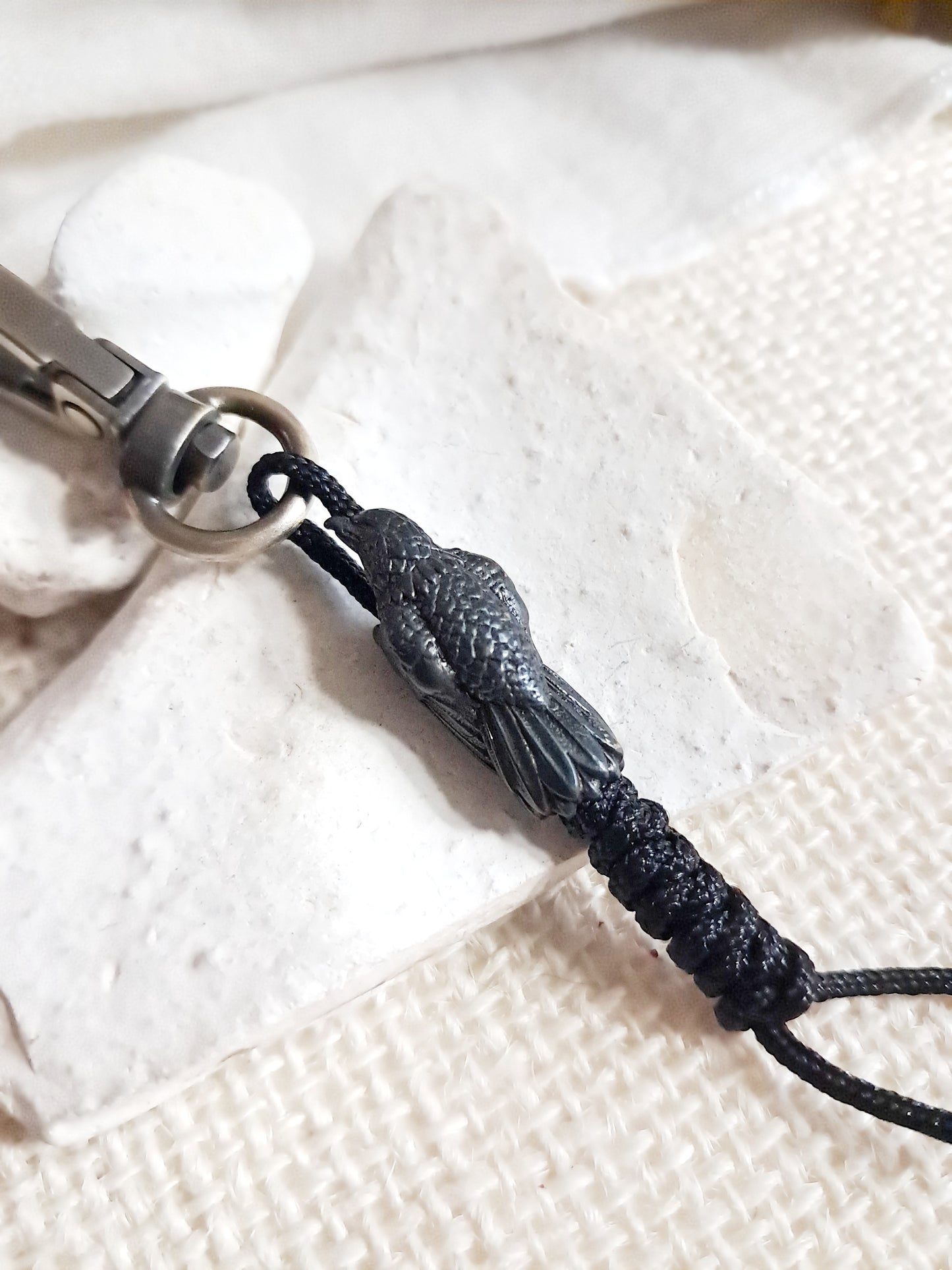 Porte-clés corbeau en laiton