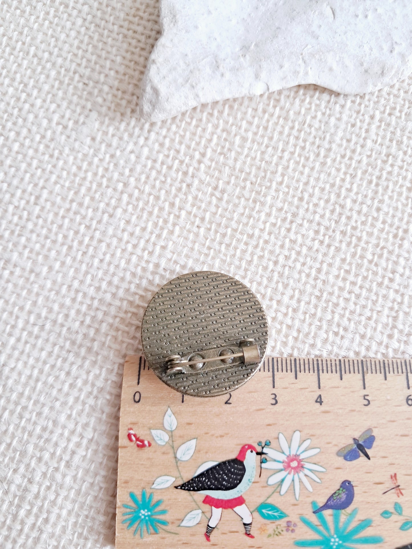 Broche cabochon en quartz rose