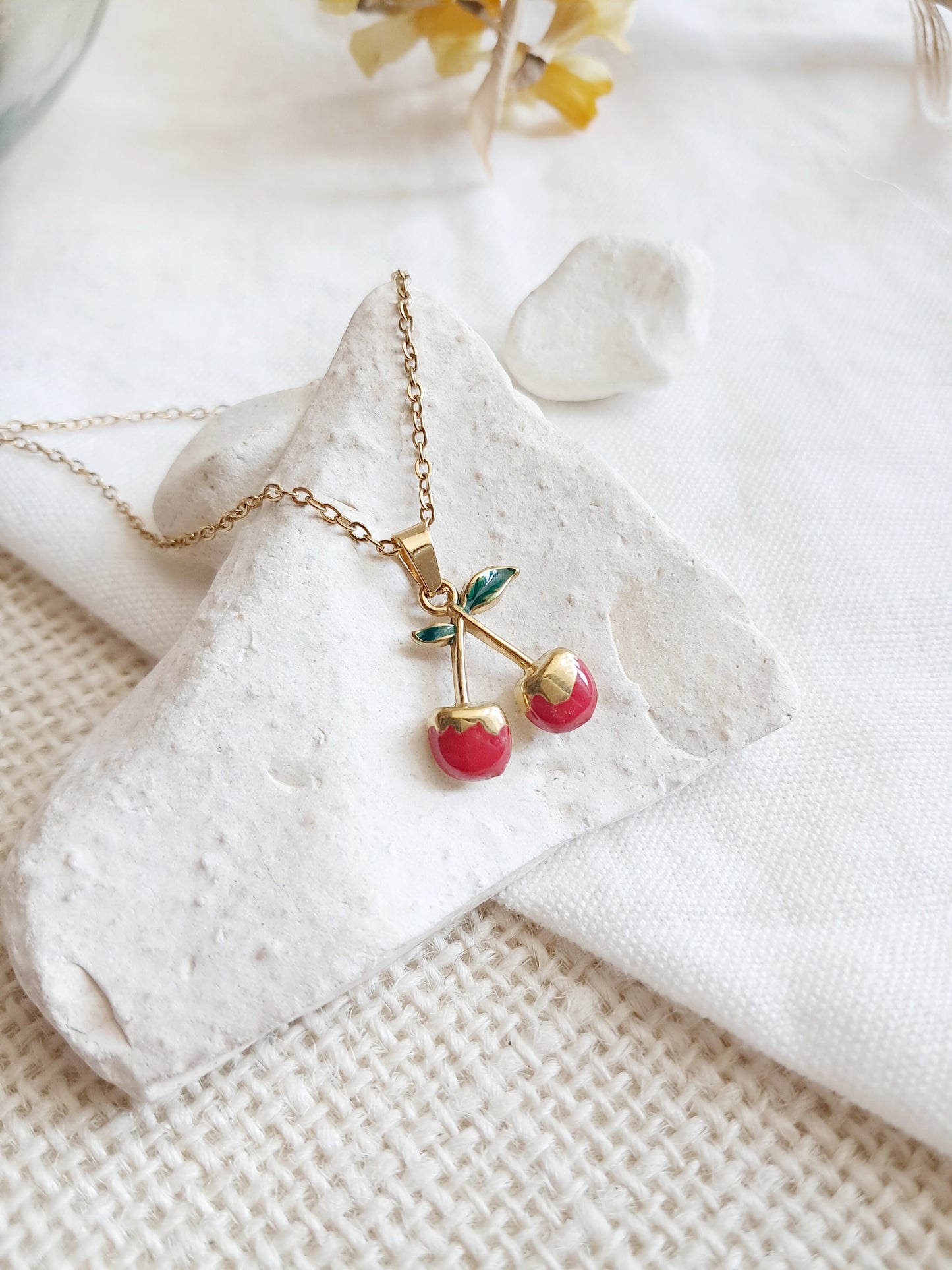 Collier pendentif cerises en acier inoxydable