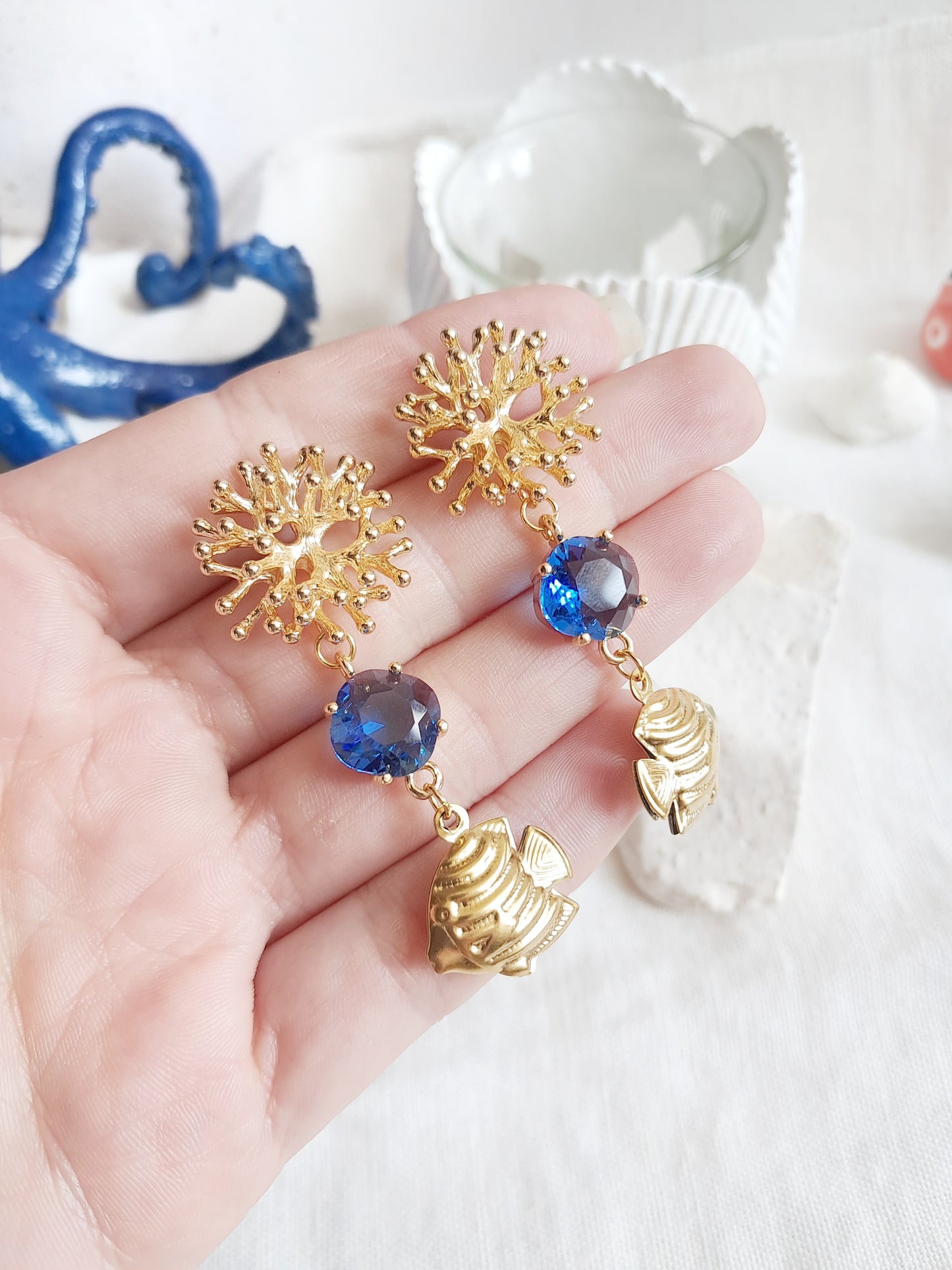 Boucles d'oreilles pendantes corail et poissons