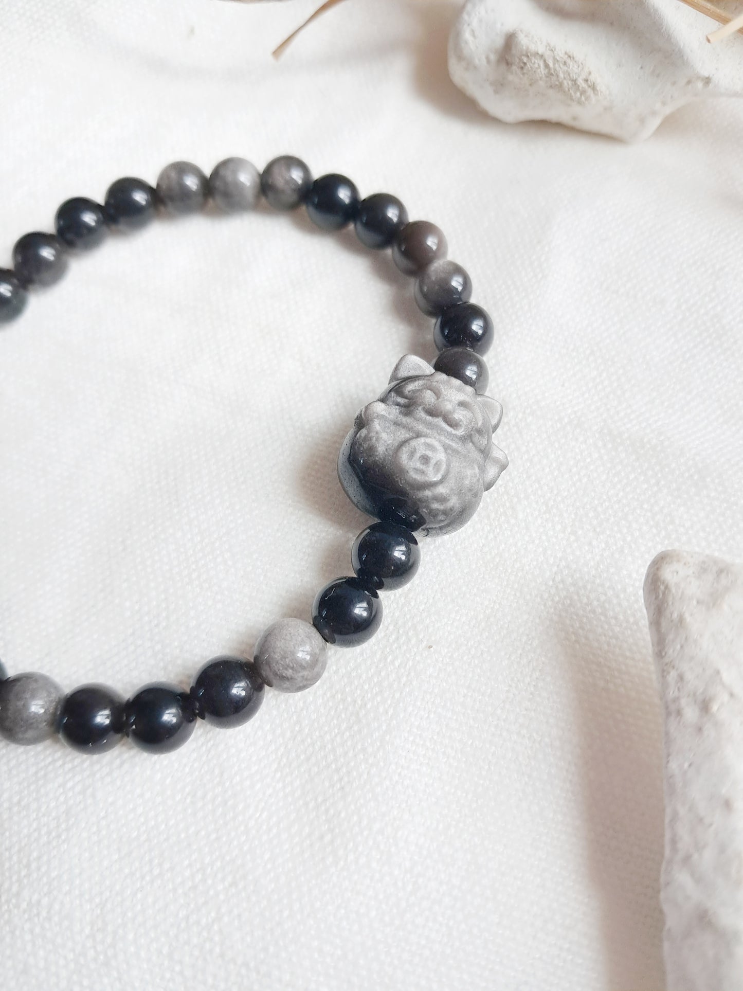 Bracelet chat de la chance en obsidienne argentée