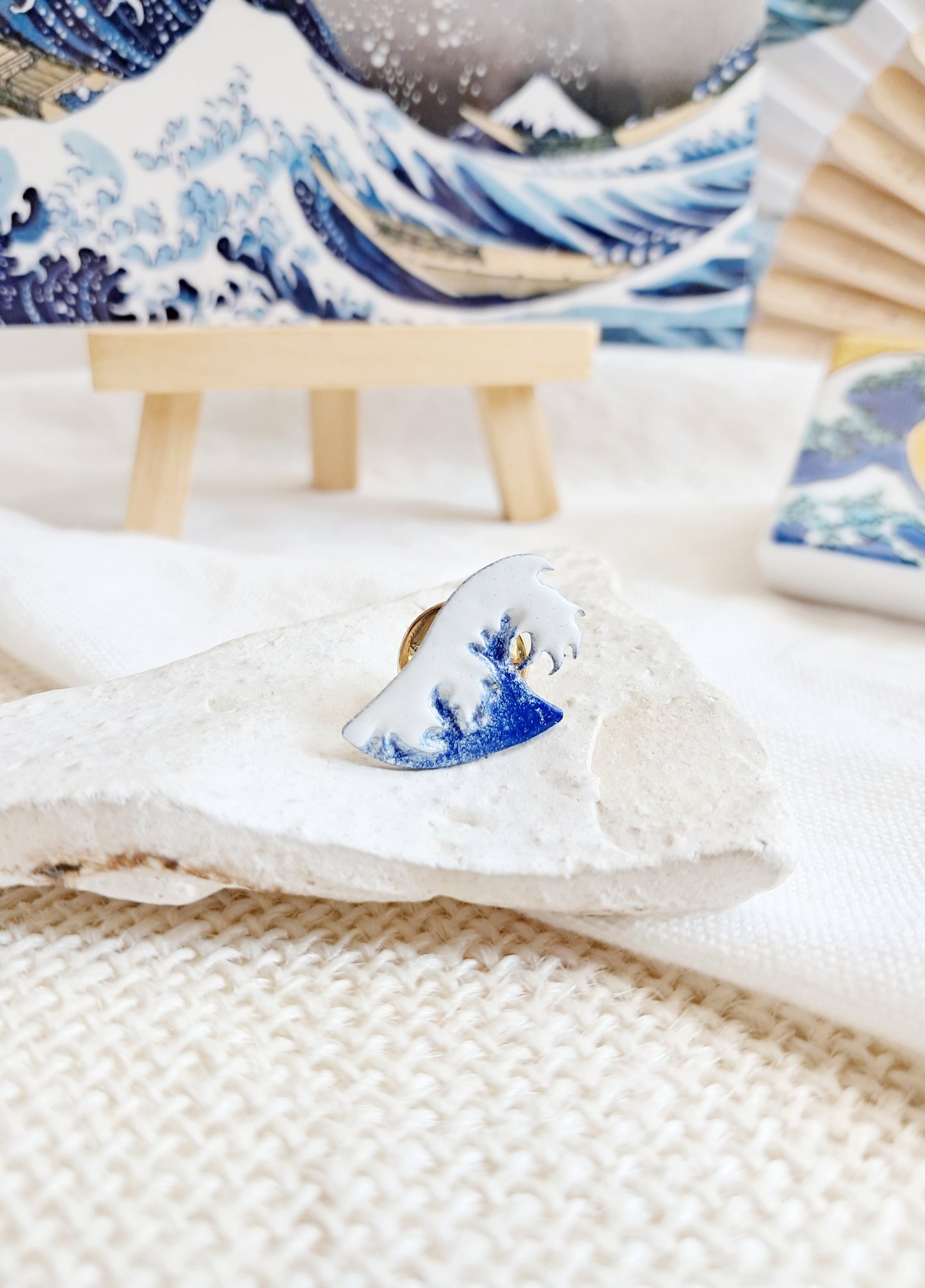 Pin's La grande vague de Kanagawa par Hokusai - exposition Nantes 2025