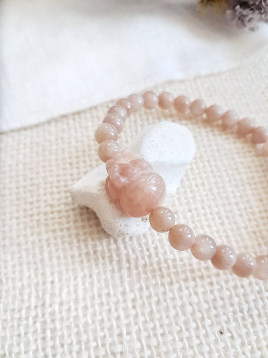 Bracelet perle sculptée pixiu en pierre du soleil