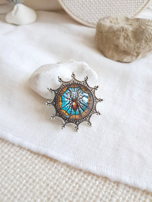 Broche araignée style gothique médiéval