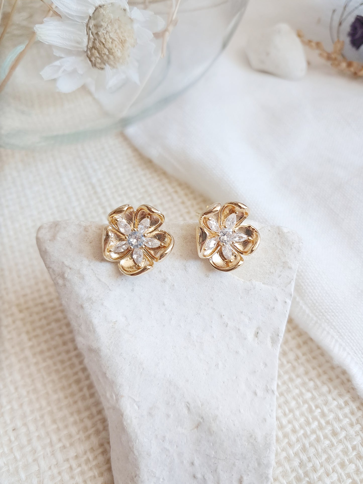 Clous d'oreilles fleurs