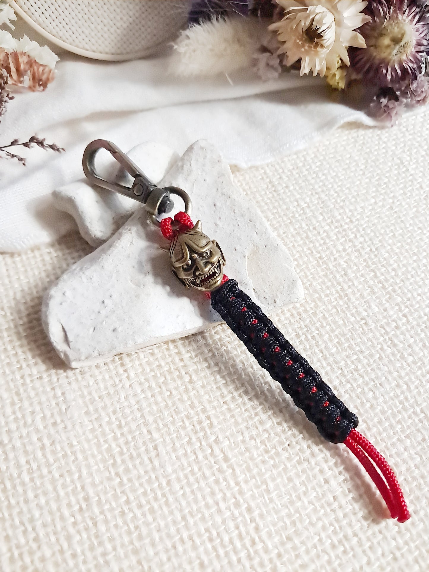 Porte-clés masque oni japonais en laiton