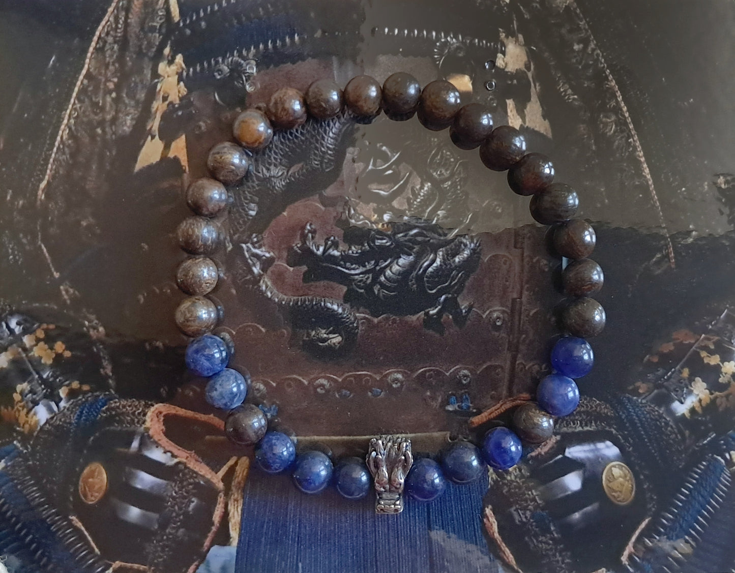 Bracelet inspiré d'une cuirasse dragon