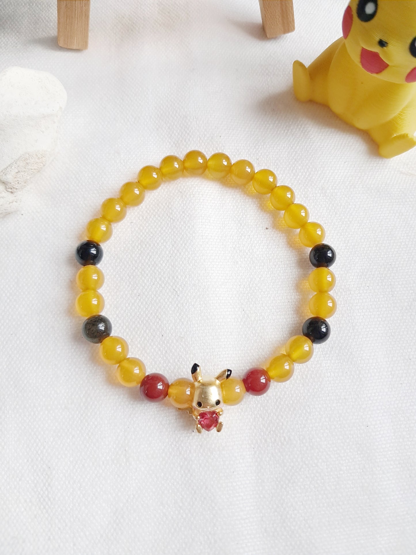 Bracelet Pikachu avec sa breloque en argent 925