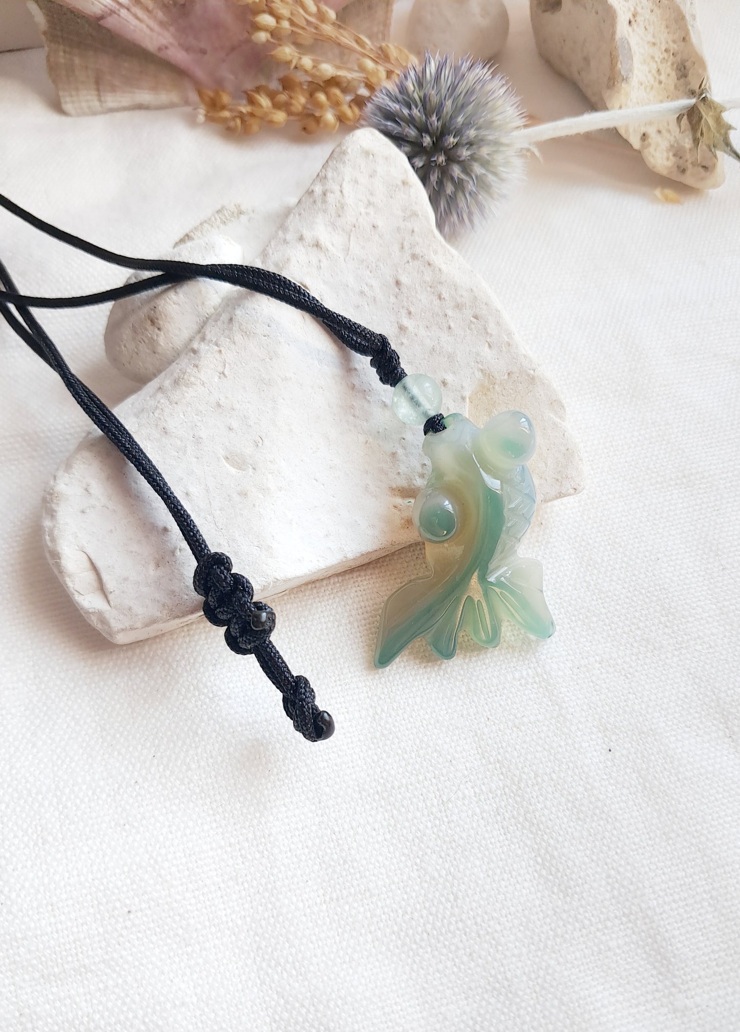 Collier poisson en agate verte
