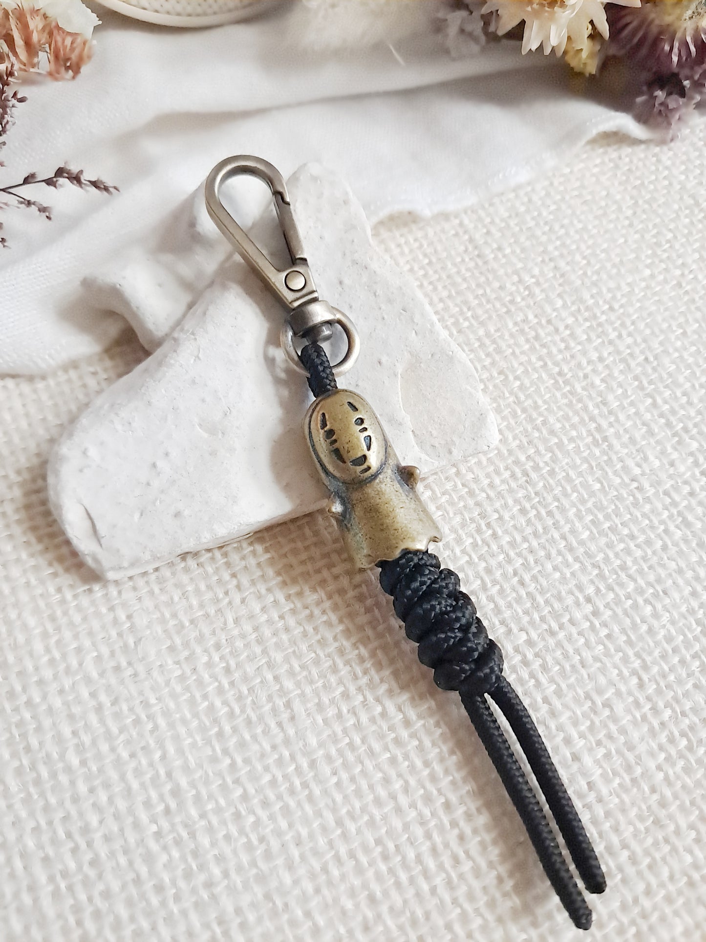 Porte-clés Sans-visage doré du Voyage de Chihiro, Ghibli, en laiton