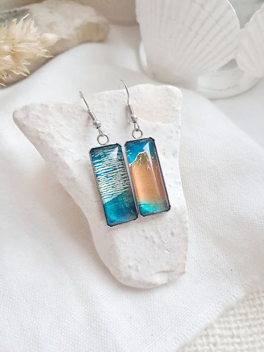 Boucles d'oreilles "Fuji par temps clair" par Hokusai - exposition Nantes 2025