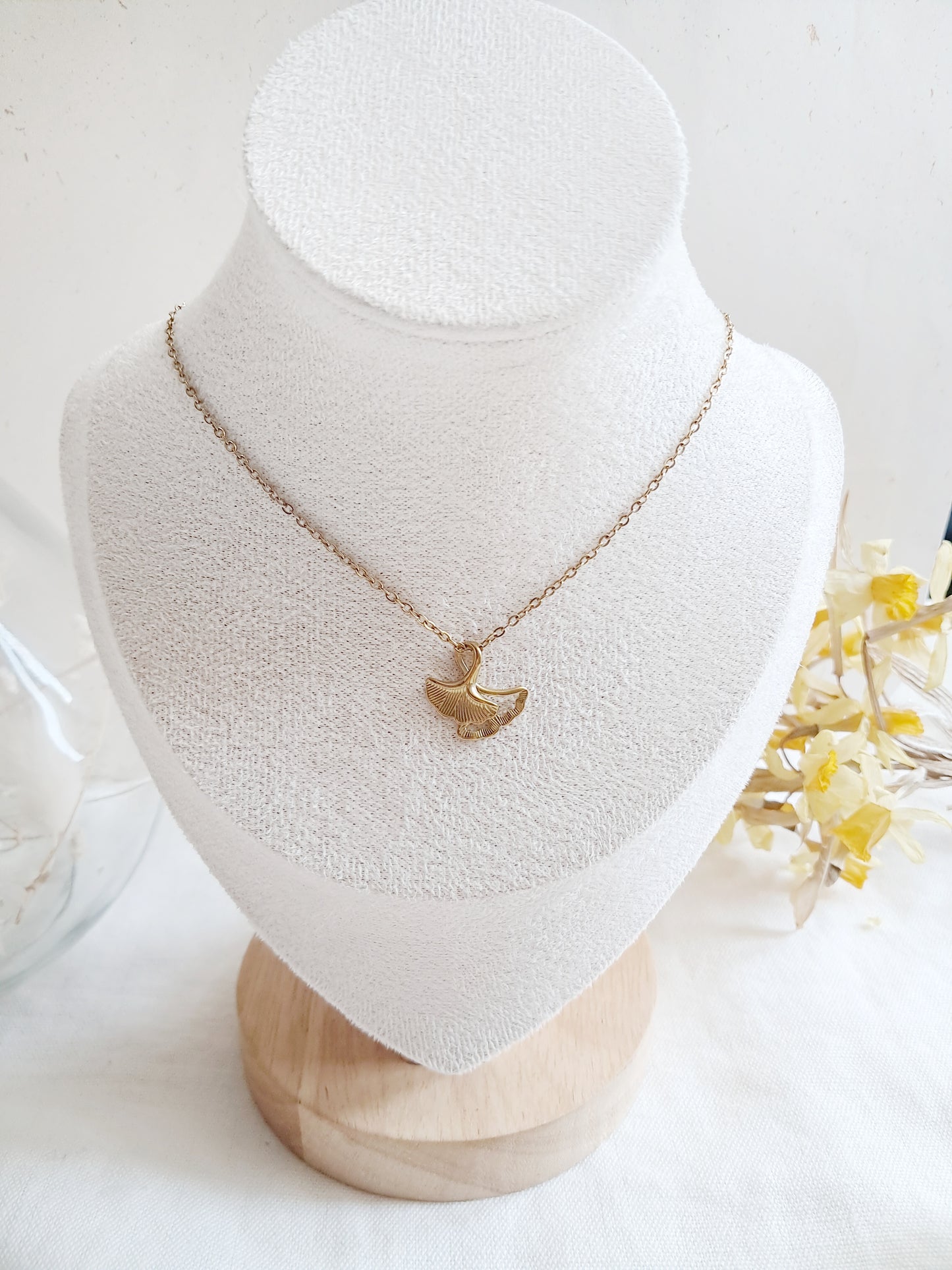 Collier pendentif feuilles de ginkgo