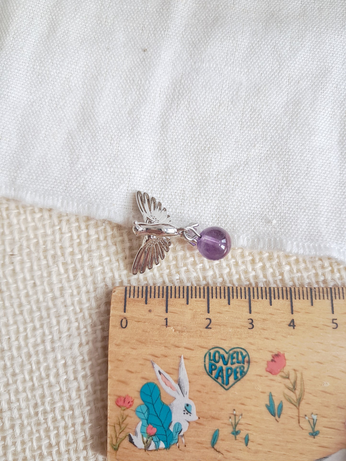 Boucles d'oreilles colibris et perles en améthyste en laiton argenté