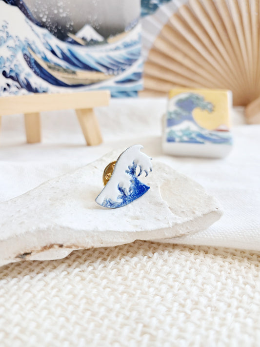 Pin's La grande vague de Kanagawa par Hokusai - exposition Nantes