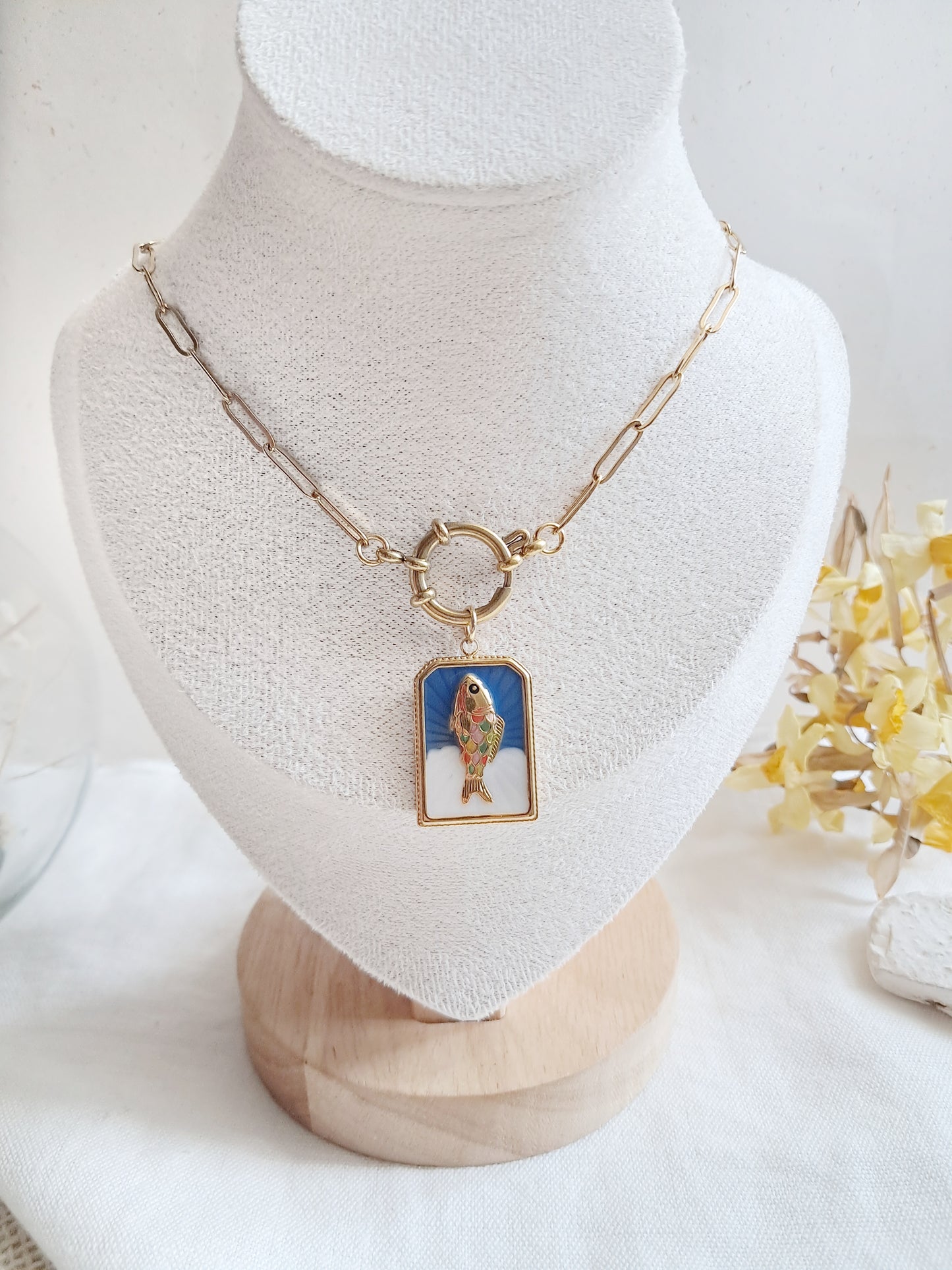 Collier plaque poisson émaillée