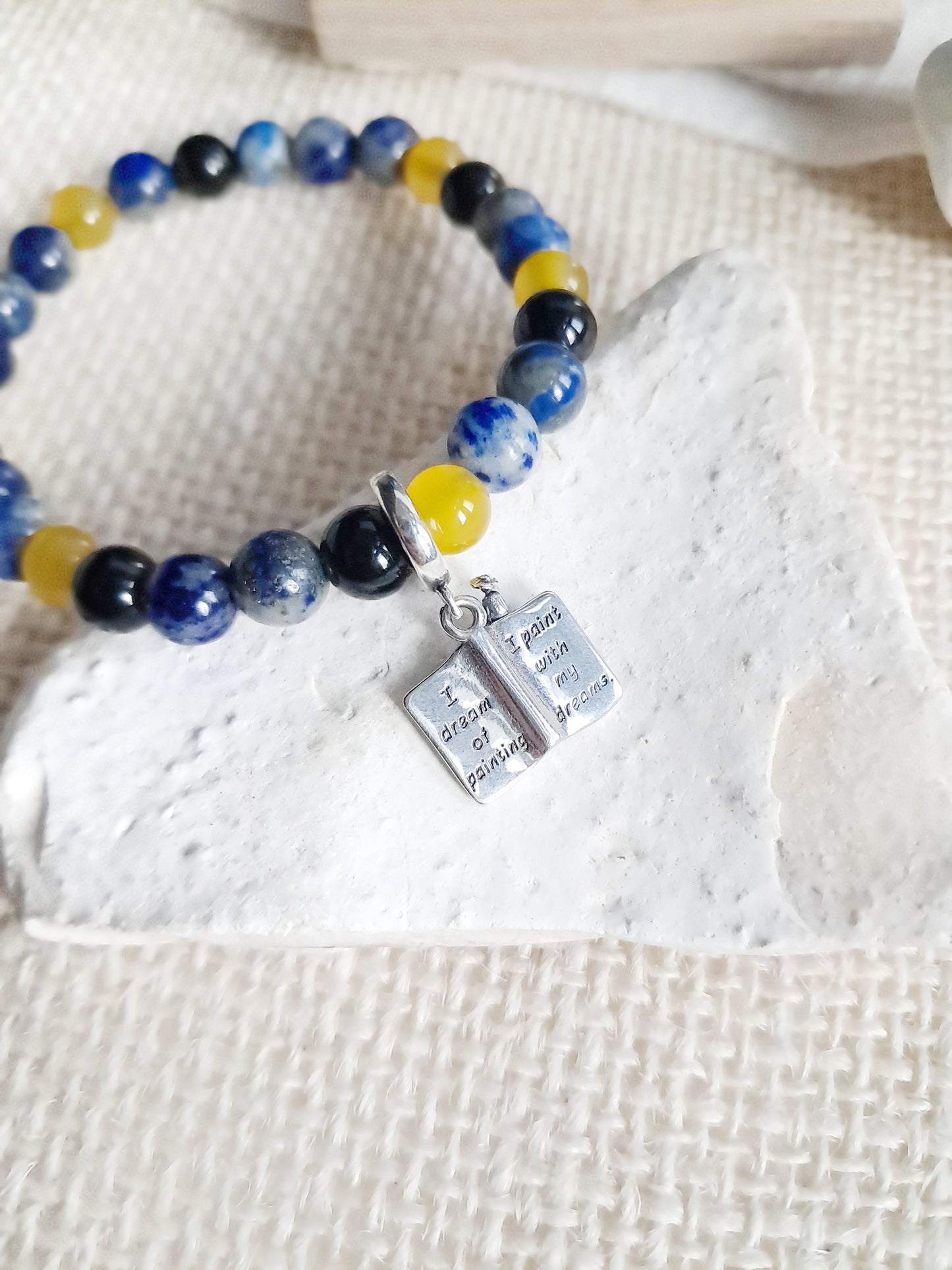 Bracelet avec breloque inspiré de "La nuit étoilée" de Vincent Van Gogh