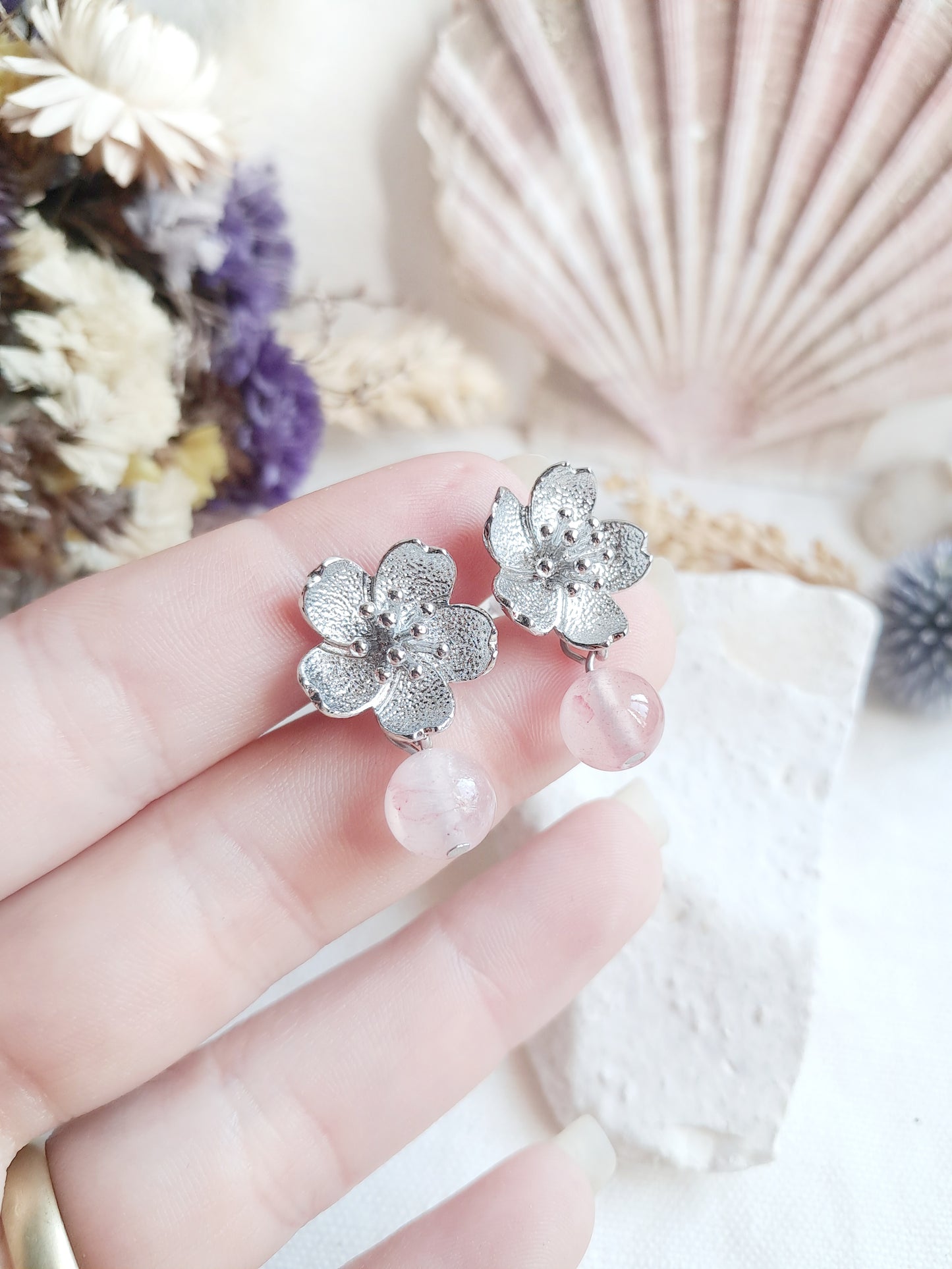 Boucles d'oreilles fleurs de cerisier et jade cerise