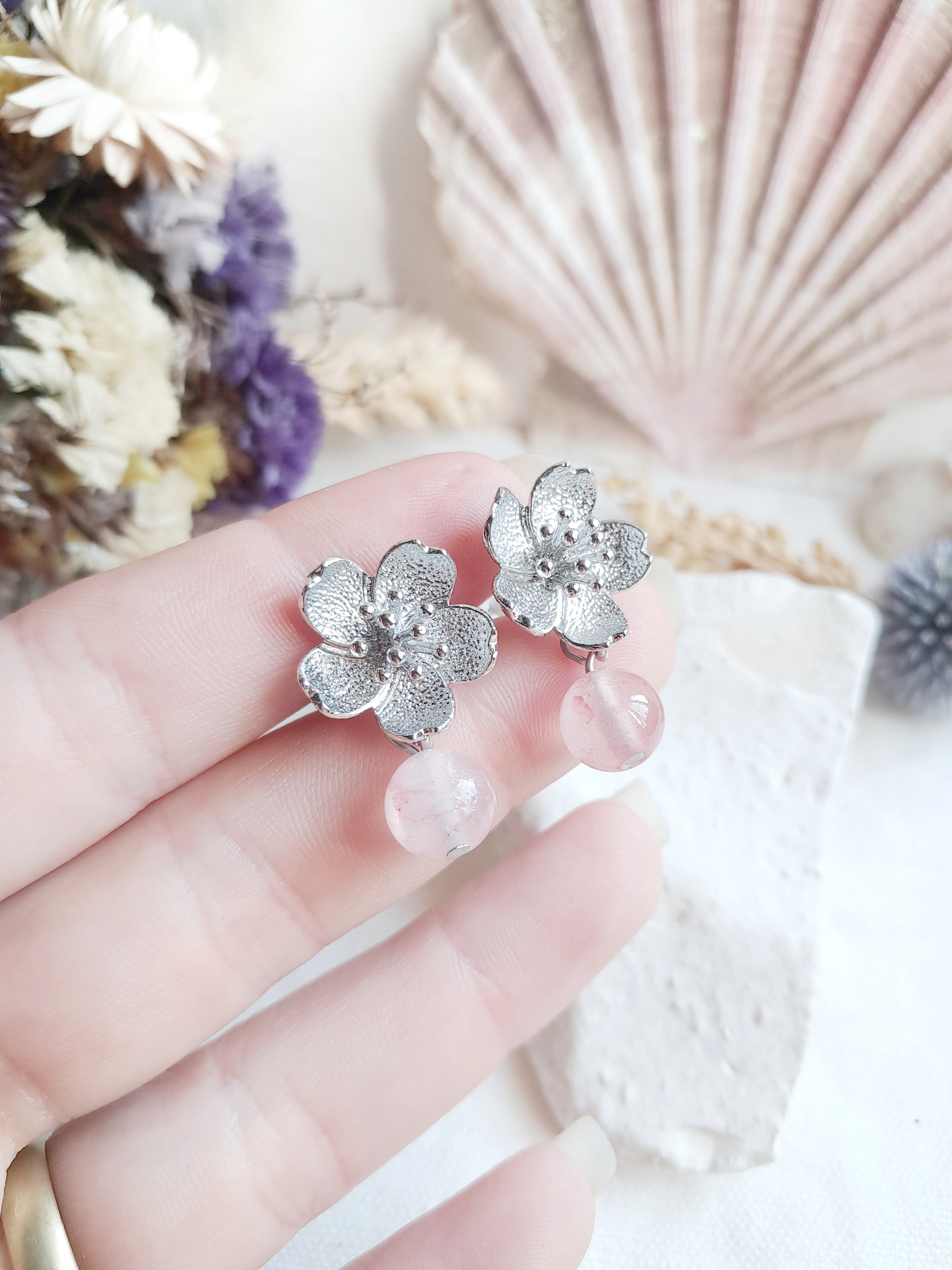 Boucles d'oreilles fleurs de cerisier et jade cerise