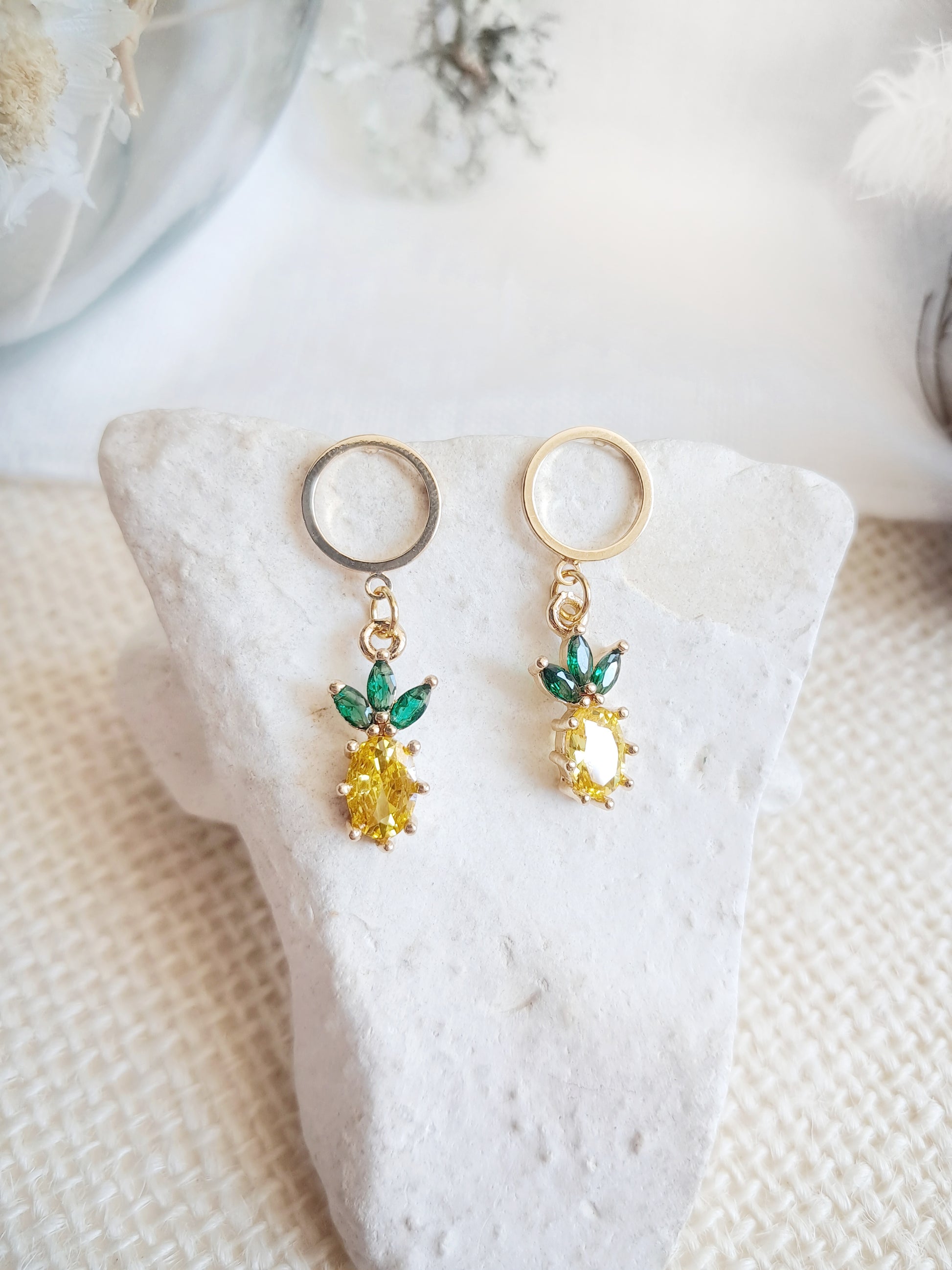 Boucles d'oreilles pendantes cercles et ananas