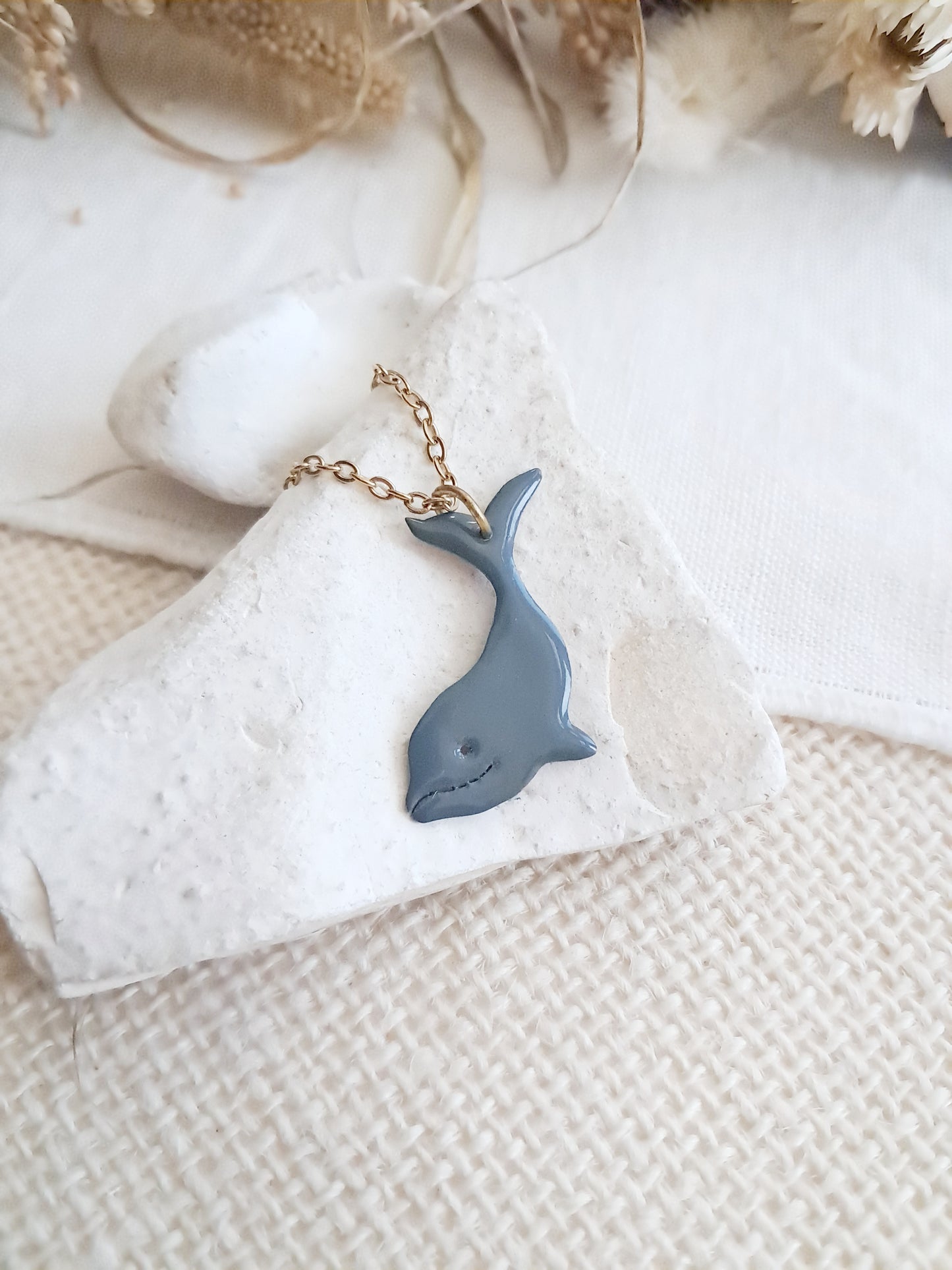 Collier baleine grise en laiton