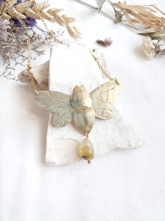 Collier abeille en laiton et agate