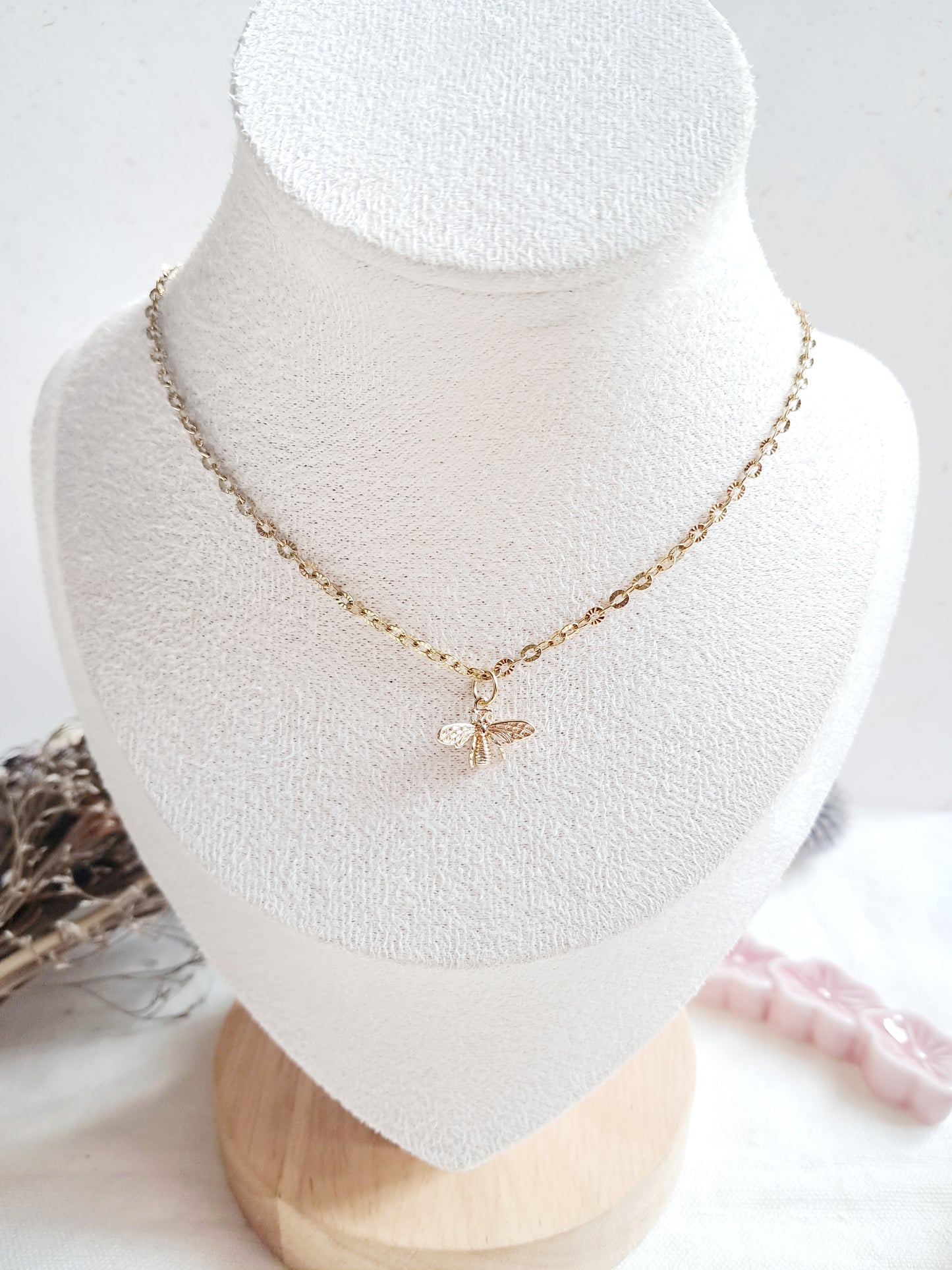 Collier abeille en acier inoxydable doré