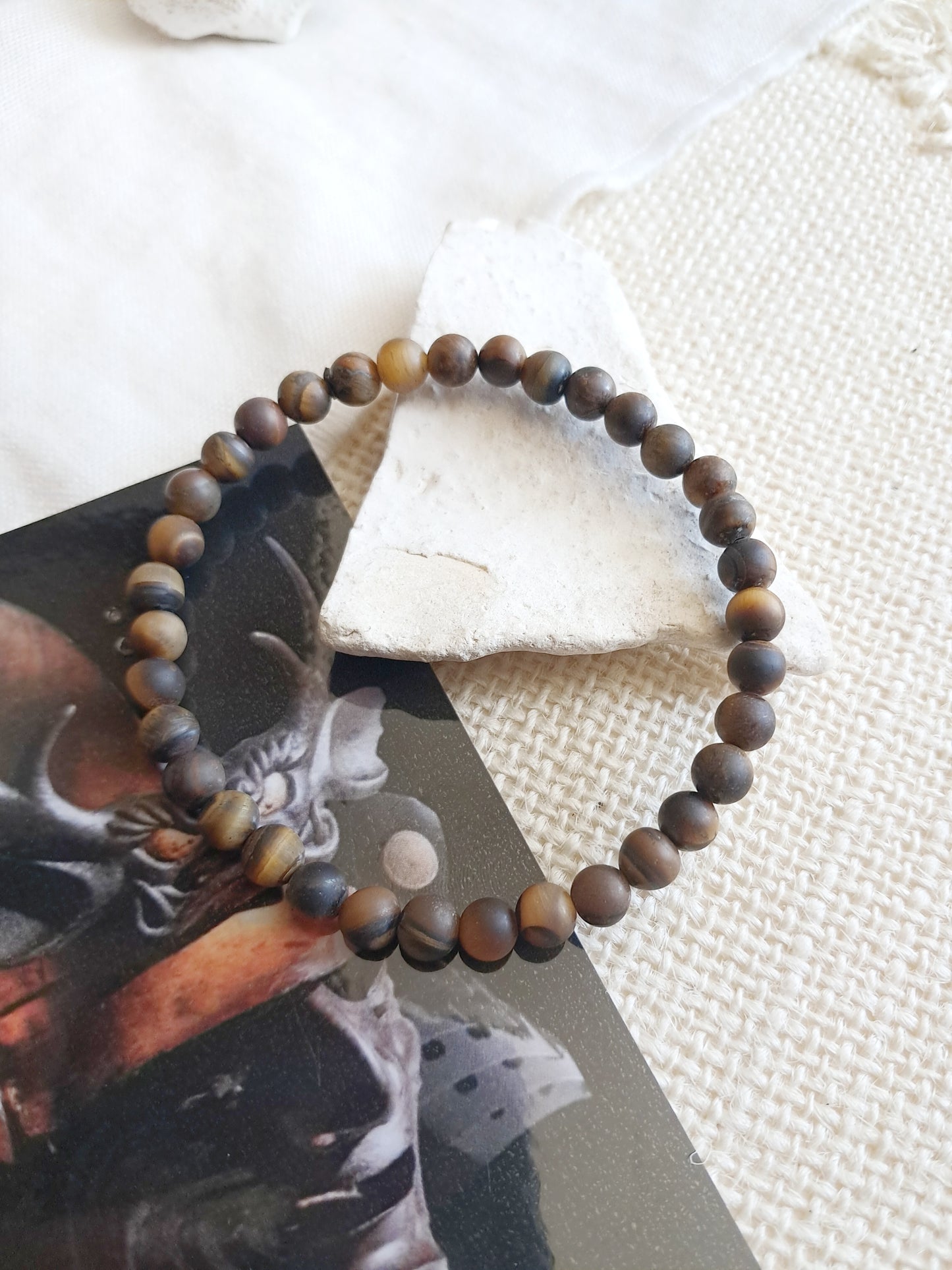 Bracelet inspired by a Samurai helmet in the shape of a court headdress