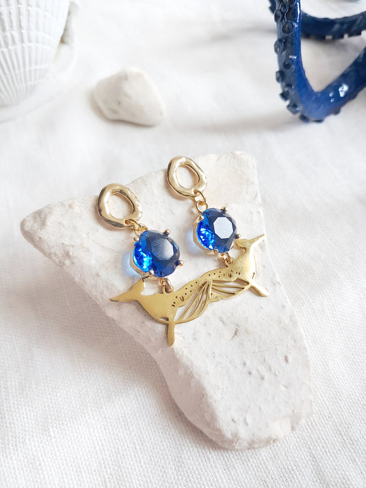 Boucles d'oreilles pendantes baleines et gemmes bleues