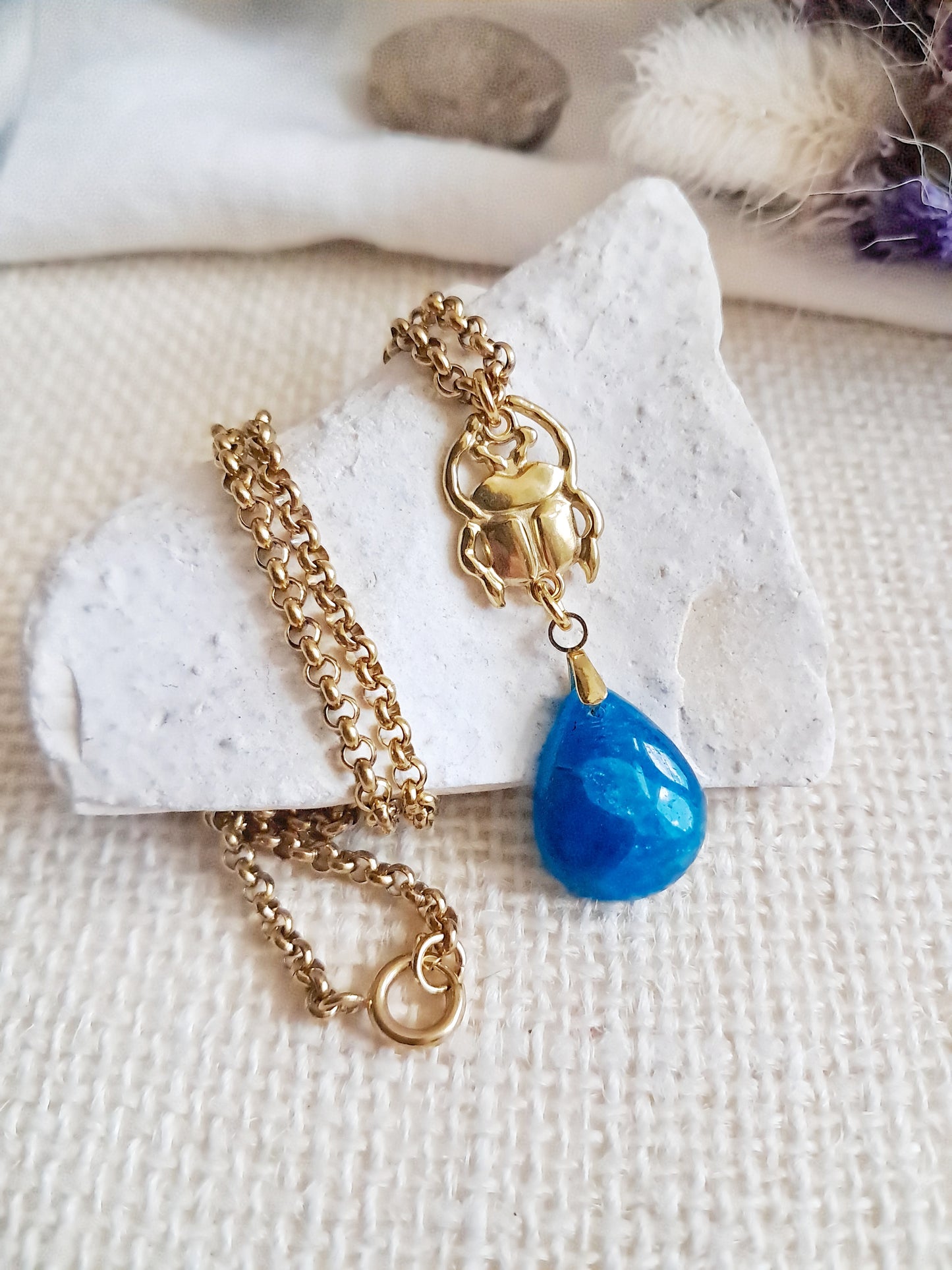 Collier scarabée égyptien et apatite