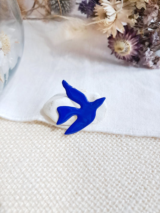 Pin's oiseau bleu de Matisse en laiton et émail