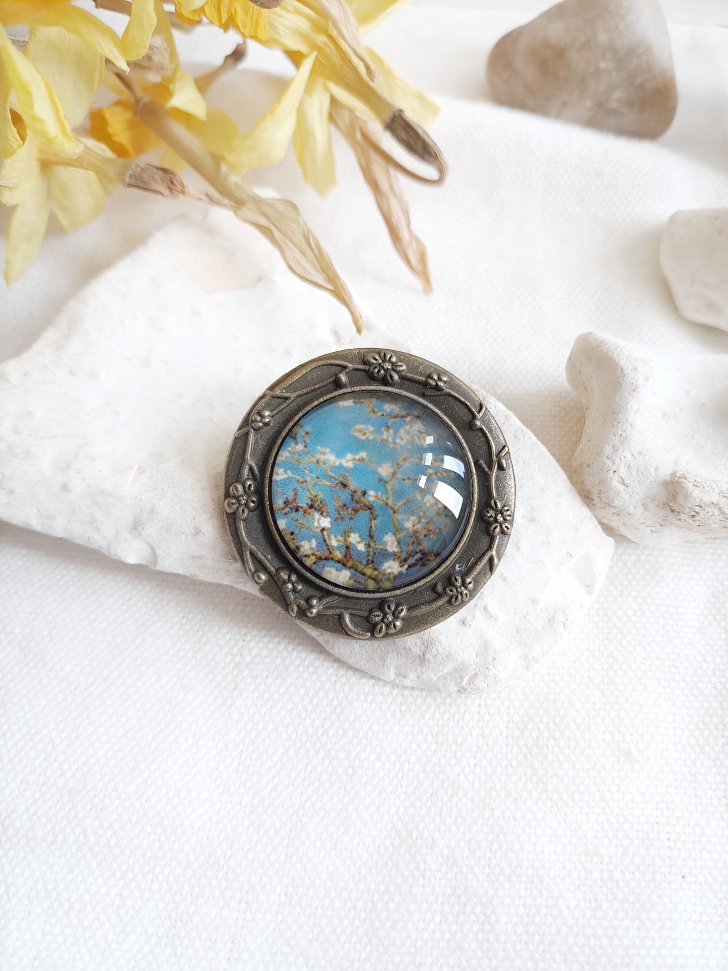Broche cabochon "Amandier en fleurs" de Van Gogh