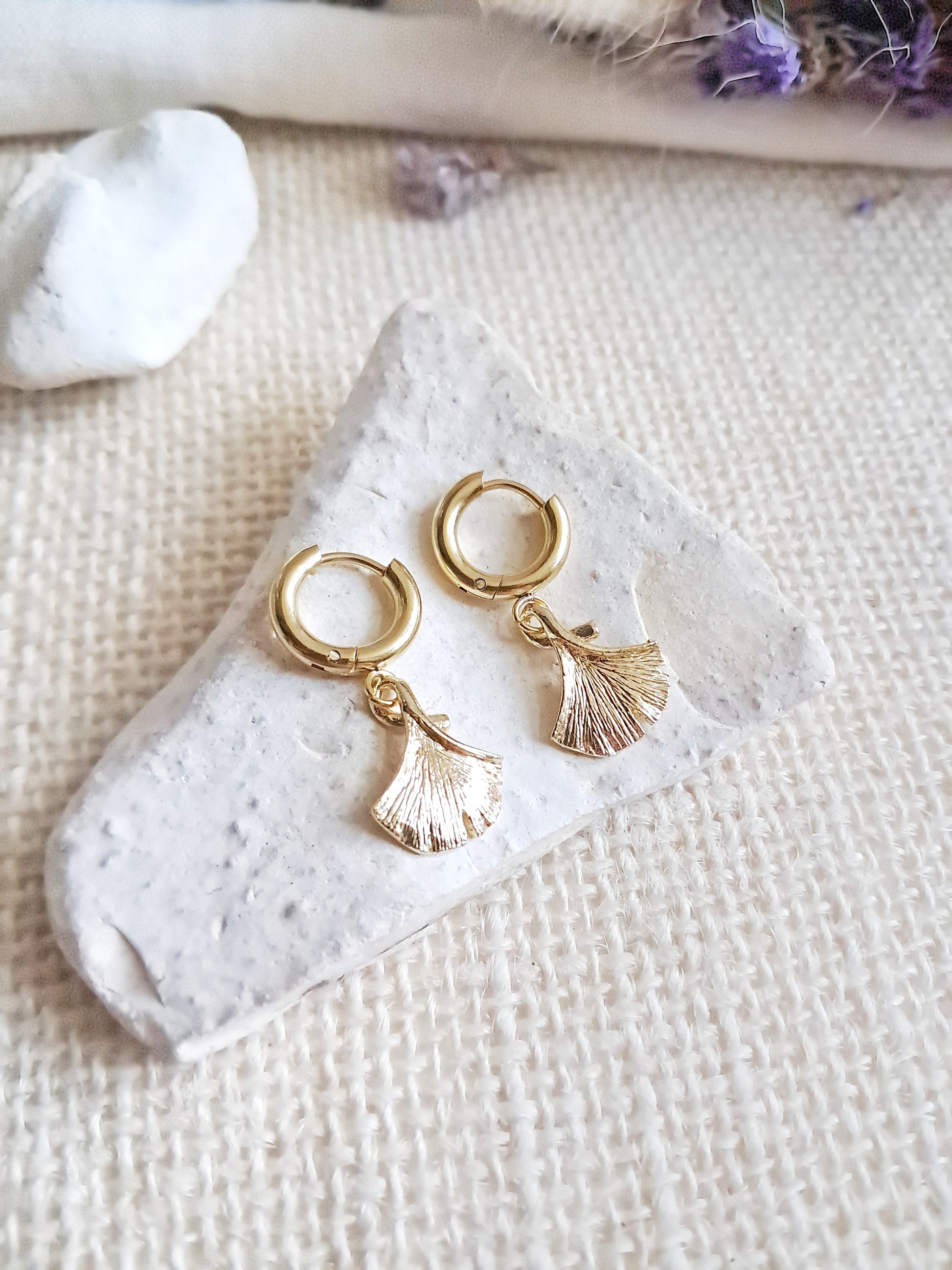 Boucles d'oreilles créoles feuilles de ginkgo