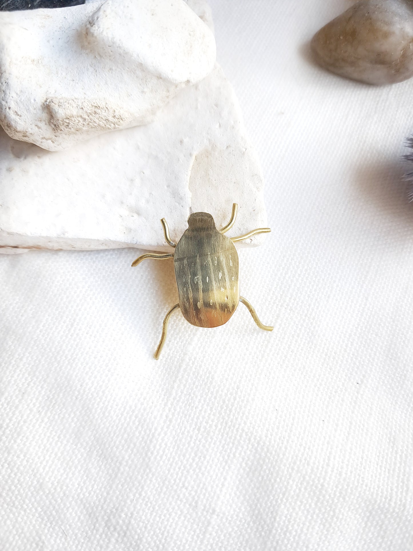 Pin's scarabée en laiton