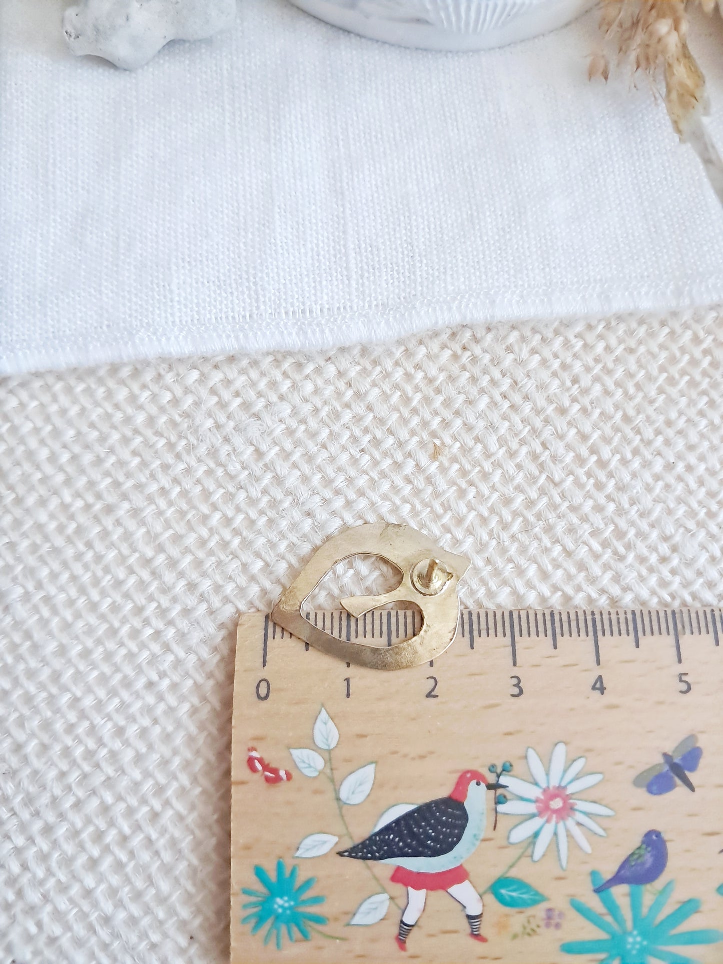 Petit pin's oiseau en laiton inspiré de Matisse