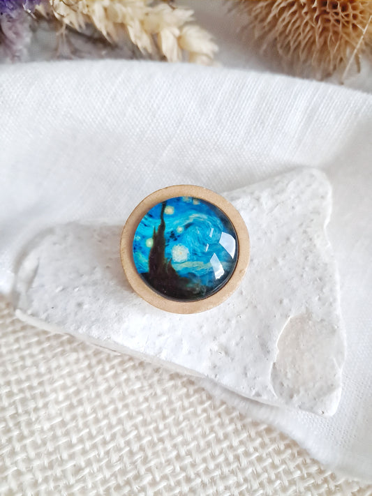 Broche en bois "La nuit étoilée" de Van Gogh