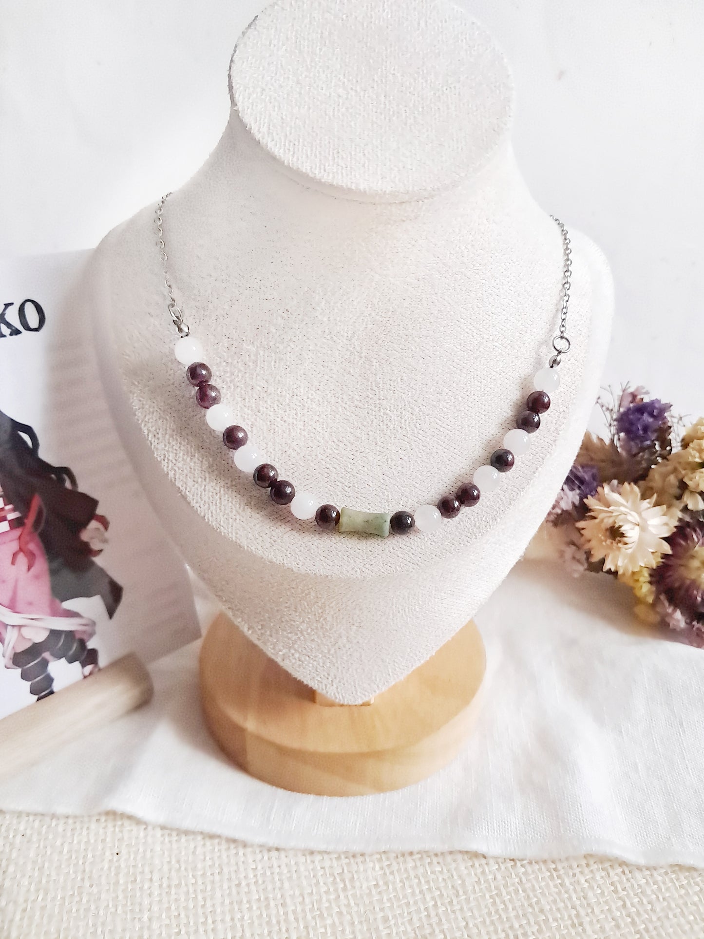 Collier Nezuko en acier inoxydable et pierres naturelles
