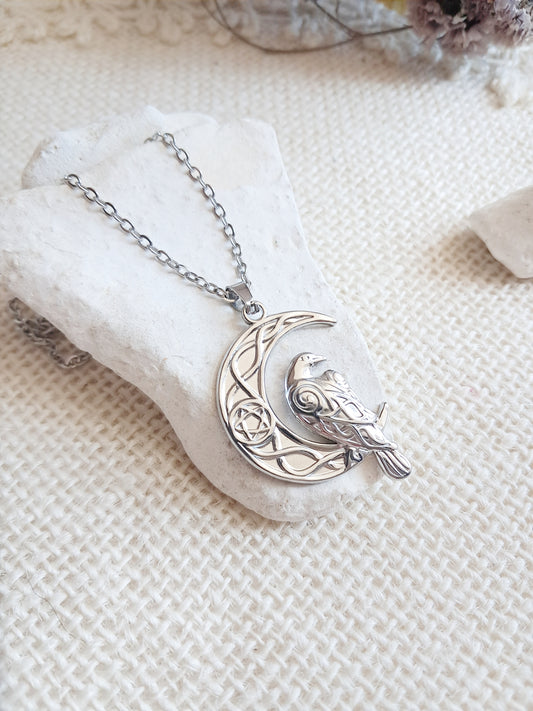 Collier pendentif corbeau et lune celtique en acier inoxydable