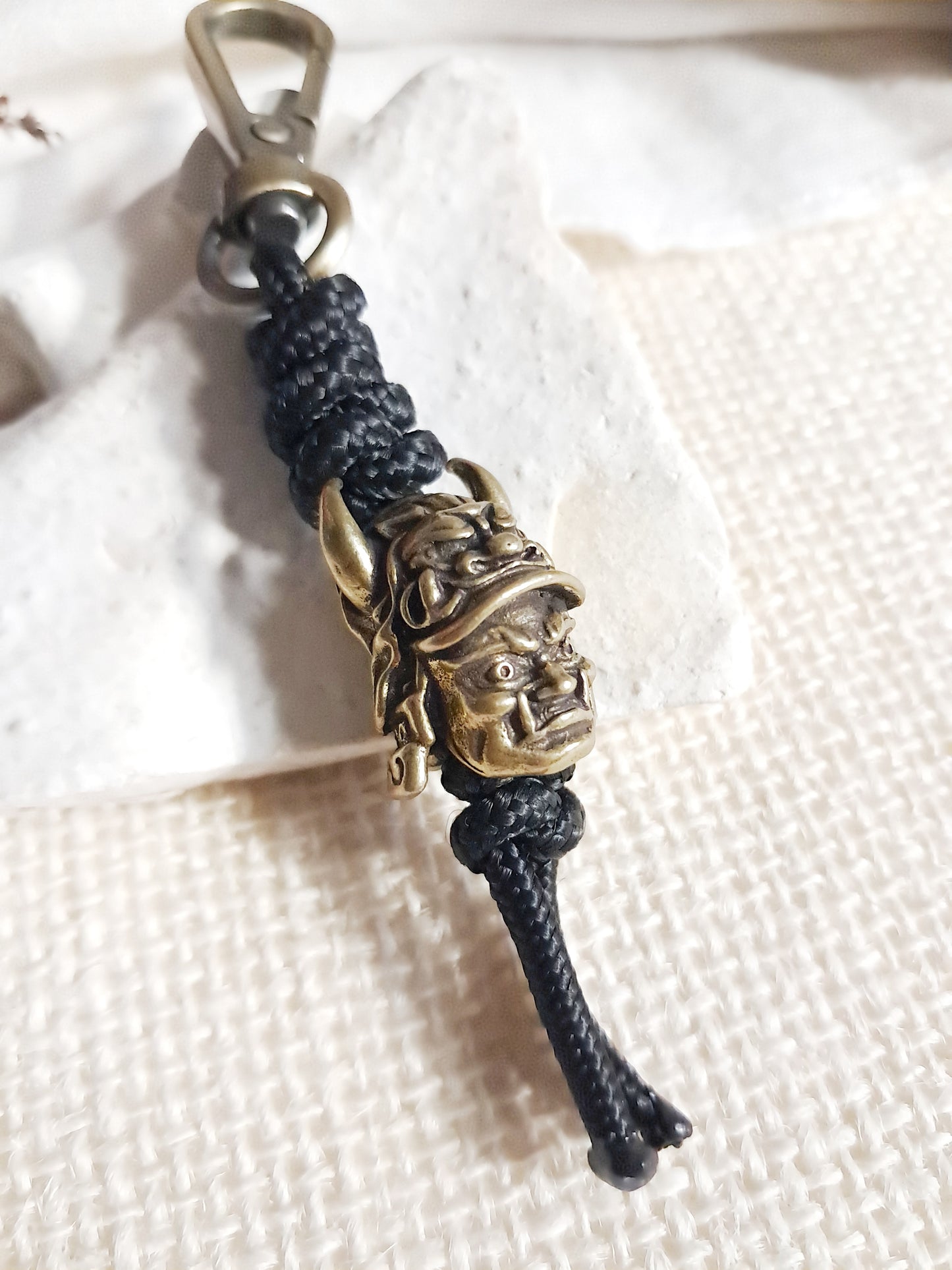 Porte-clés masque de samouraï japonais en laiton