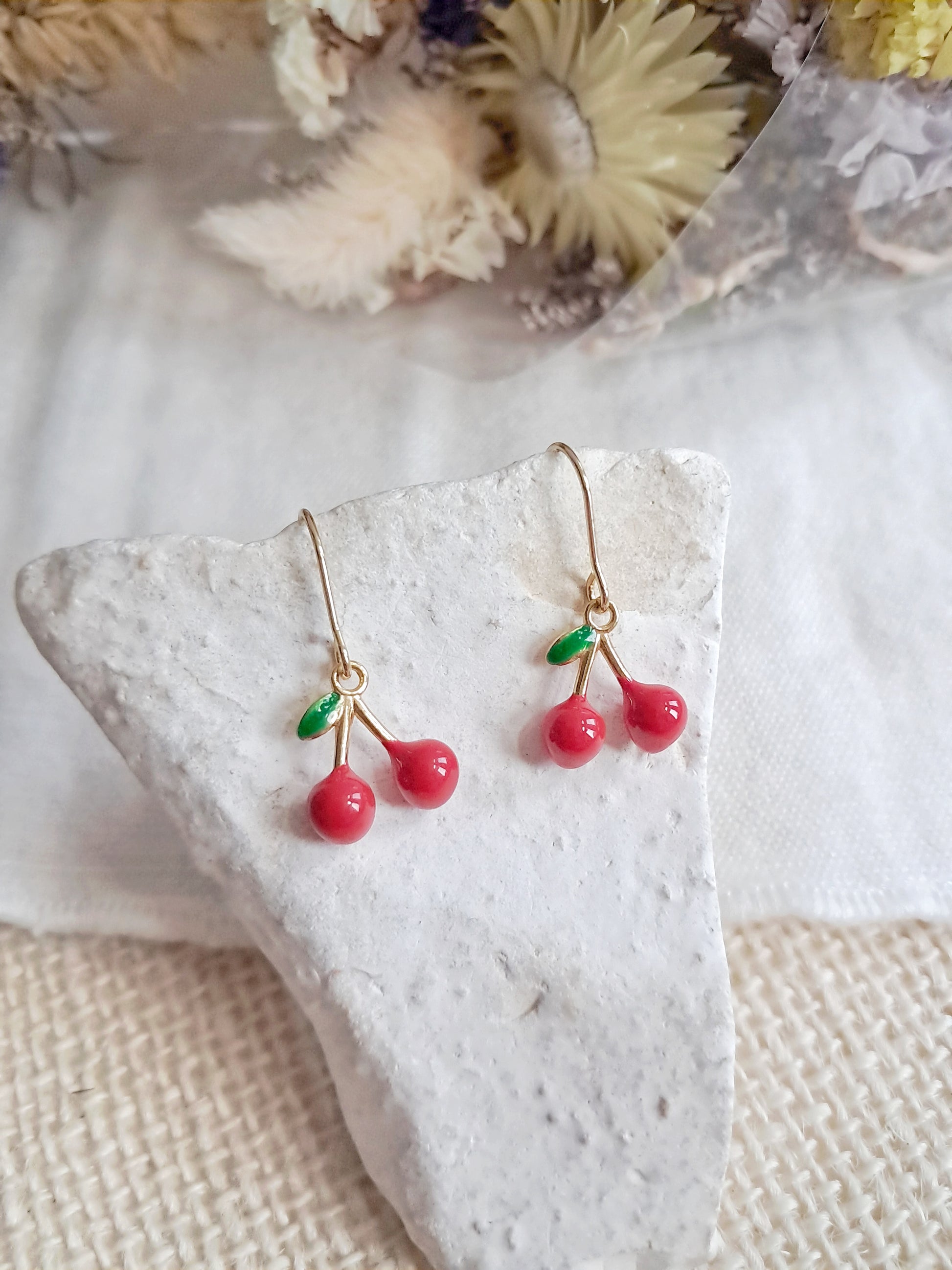 Boucles d'oreilles cerises en acier inoxydable doré