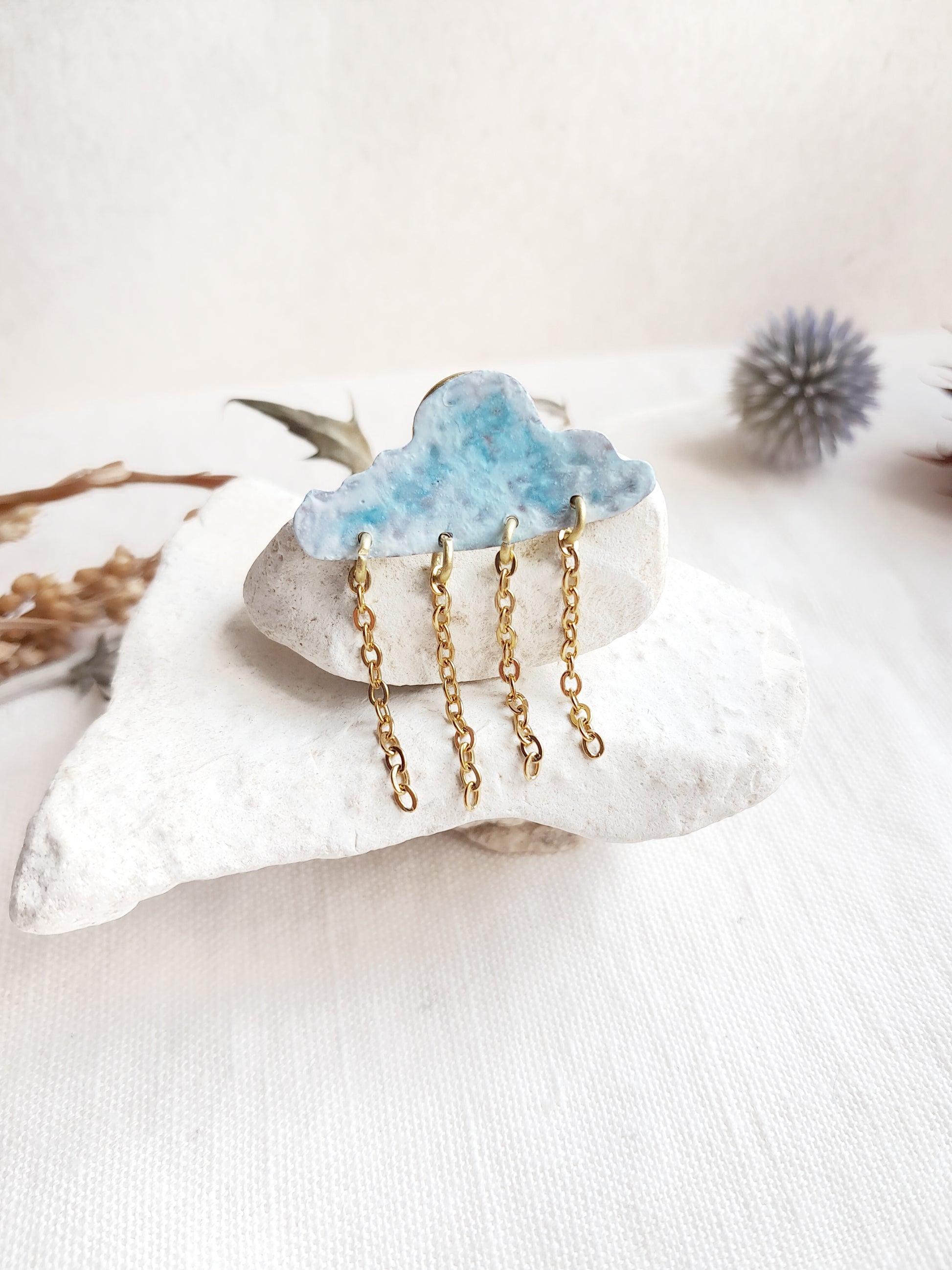 Pin's nuage de pluie en laiton