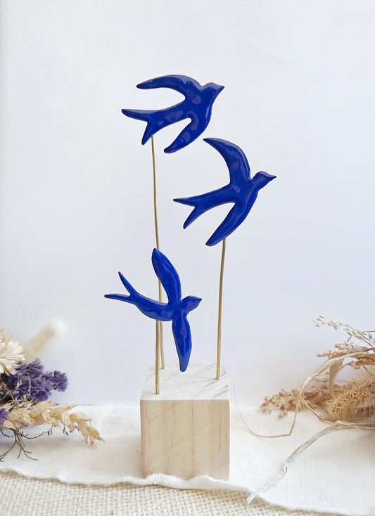 Décoration sur socle envolée d'oiseaux bleus inspirée de Matisse en laiton