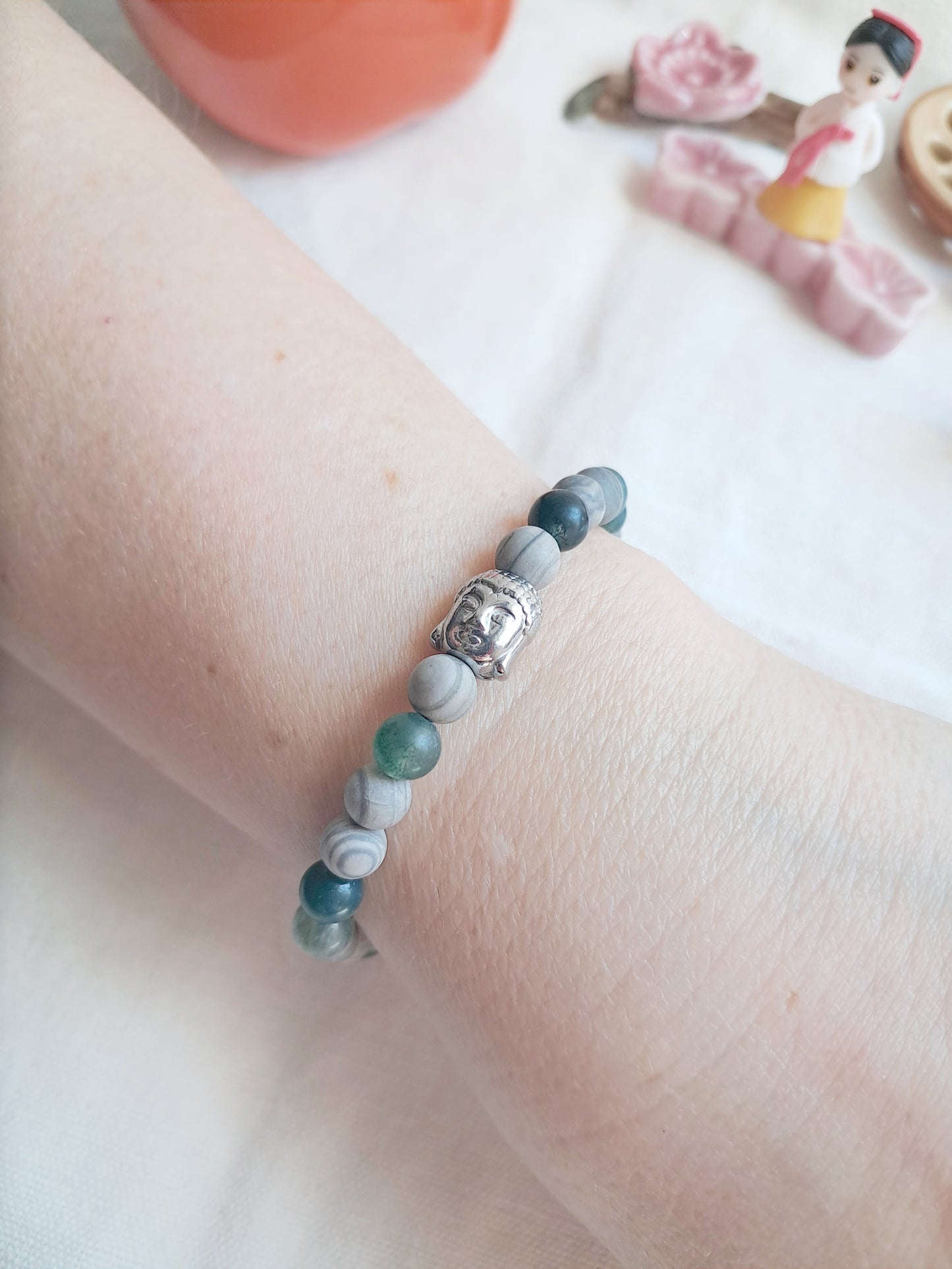 Gryffindor bracelet with its charm