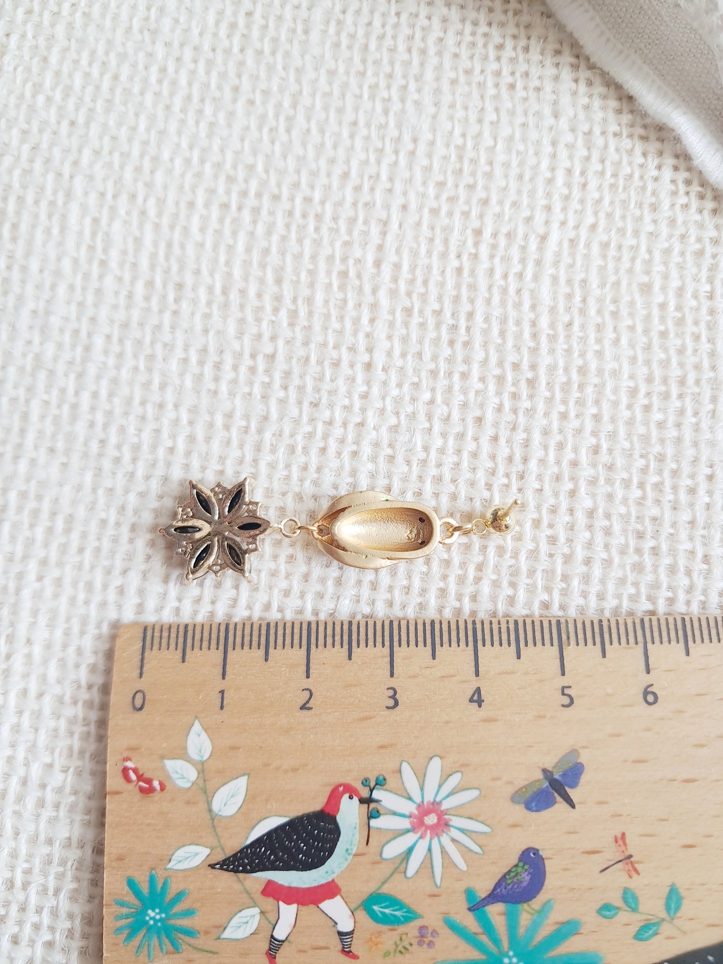 Boucles d'oreilles pendantes cigales et fleurs